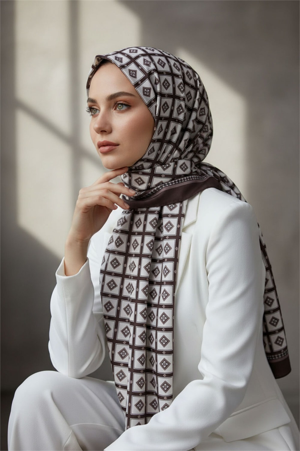 KREP KARE DESENLİ VİZON RENKLİ 75X195 KIRIŞMAZ ŞAL