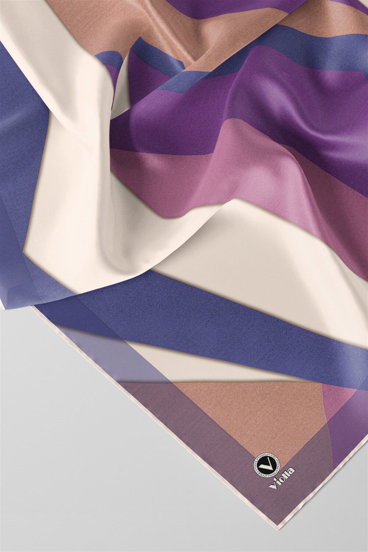 Twill Geometrik Desenli İndigo - Saks Renkli 90x90 Eşarp (İpek İçermez) Dikim Şekli : El Dikişi