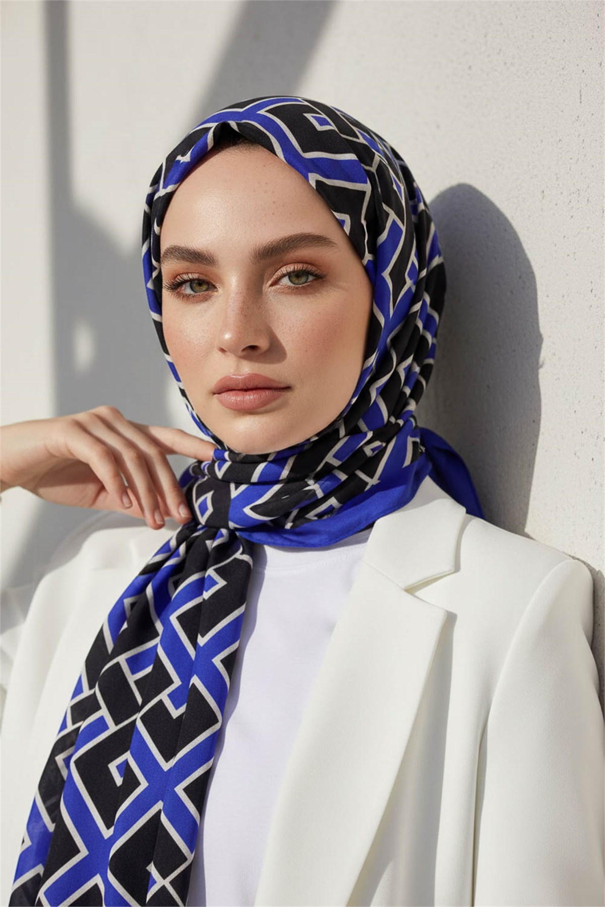 KREP GEOMETRİK DESENLİ SAKS RENKLİ 75X195 KIRIŞMAZ ŞAL