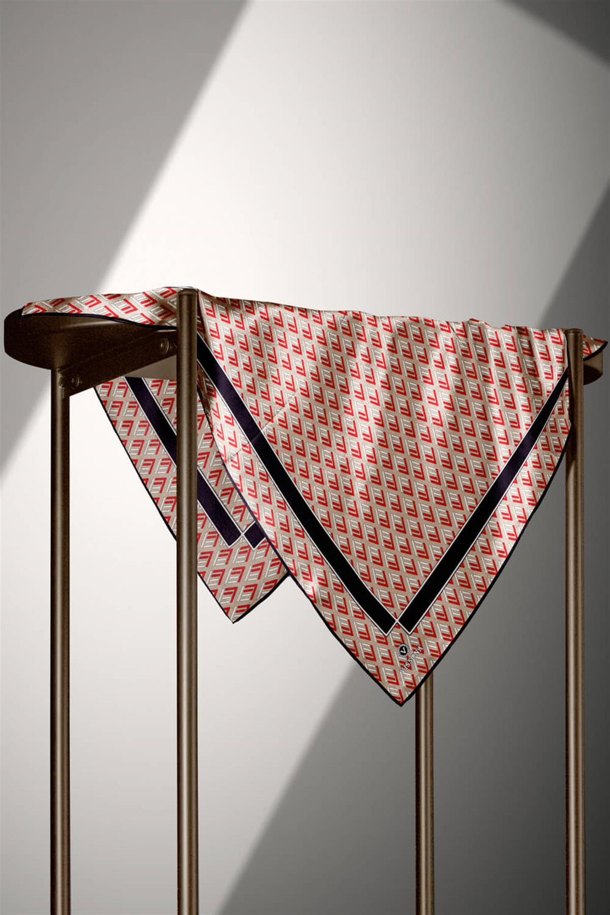 %100 Twill İpek Geometrik Desenli Bej - Kırmızı Renkli 90x90 Eşarp Dikim Şekli : El Dikişi