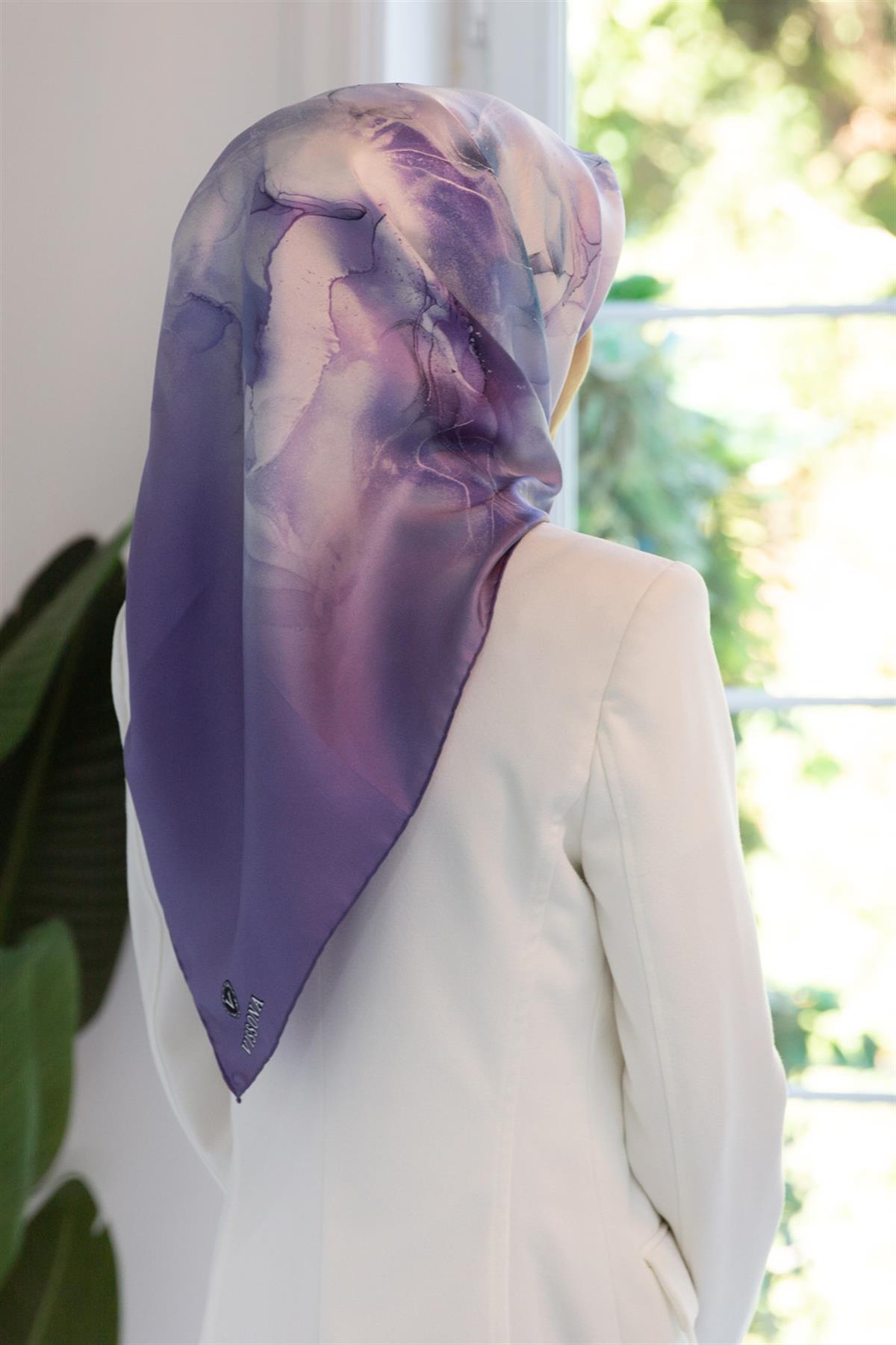 %100 Twill İpek Duman Desenli Lila - Mor Renkli Renkli 90x90 Eşarp Dikim Şekli : El Dikişi