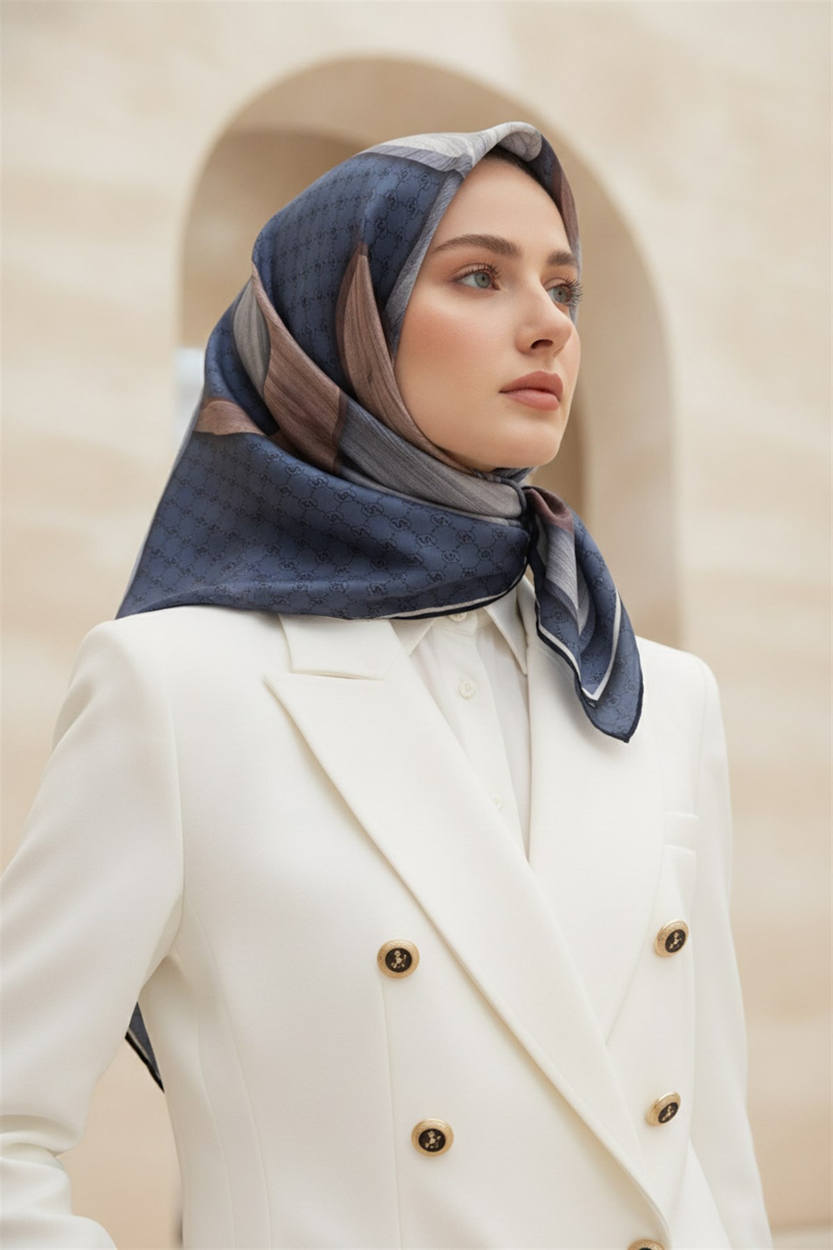 100% Twill Geometrik Halka Desenli İndigo - Gri Renkli 90x90 Dikim Şekli : El Dikişi Eşarp