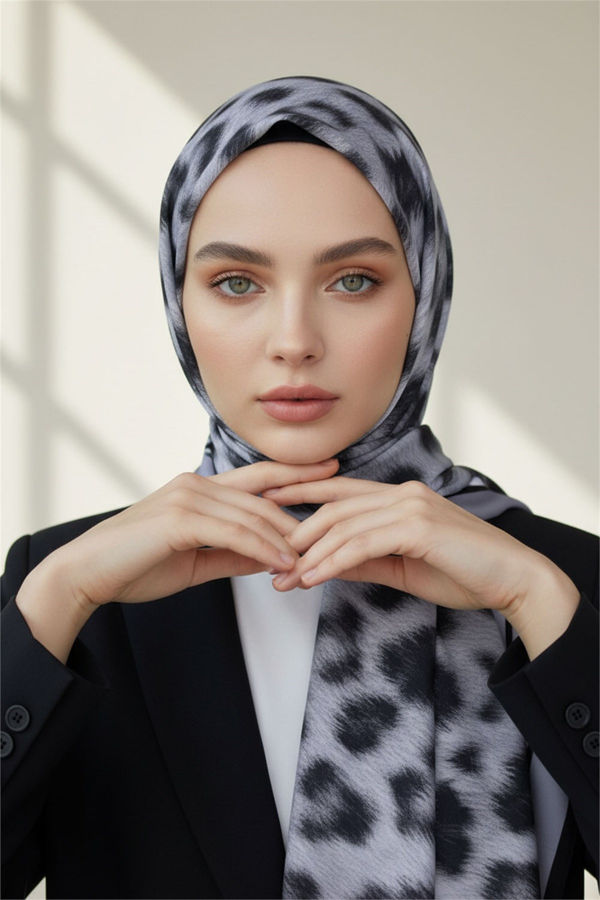 KREP LEOPAR DESENLİ SİYAH RENKLİ 75X195 KIRIŞMAZ ŞAL