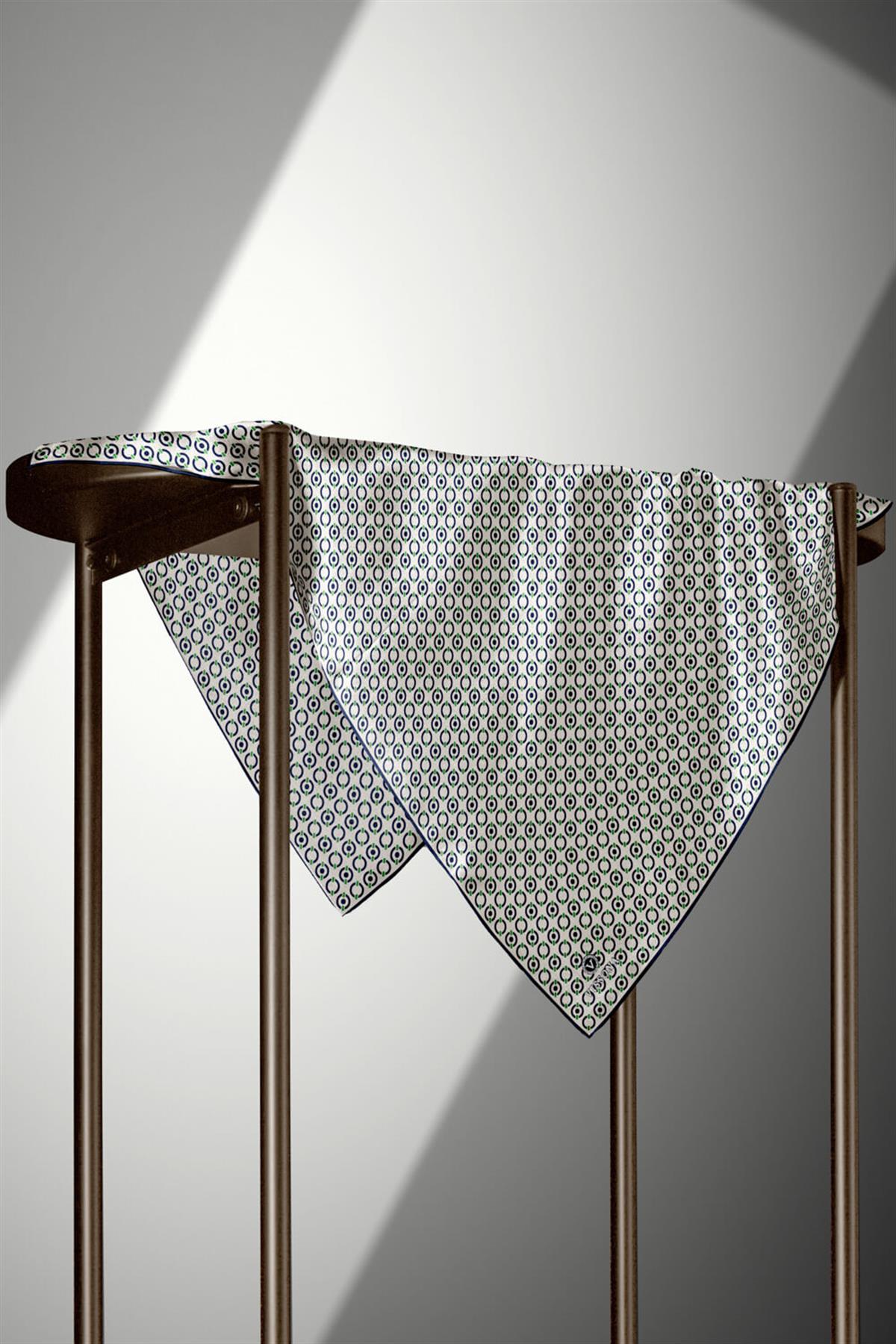 %100 Twill İpek Zincir Desenli Krem - Lacivert Renkli 90x90 Eşarp Kenar Dikiş Şekli El Dikişli