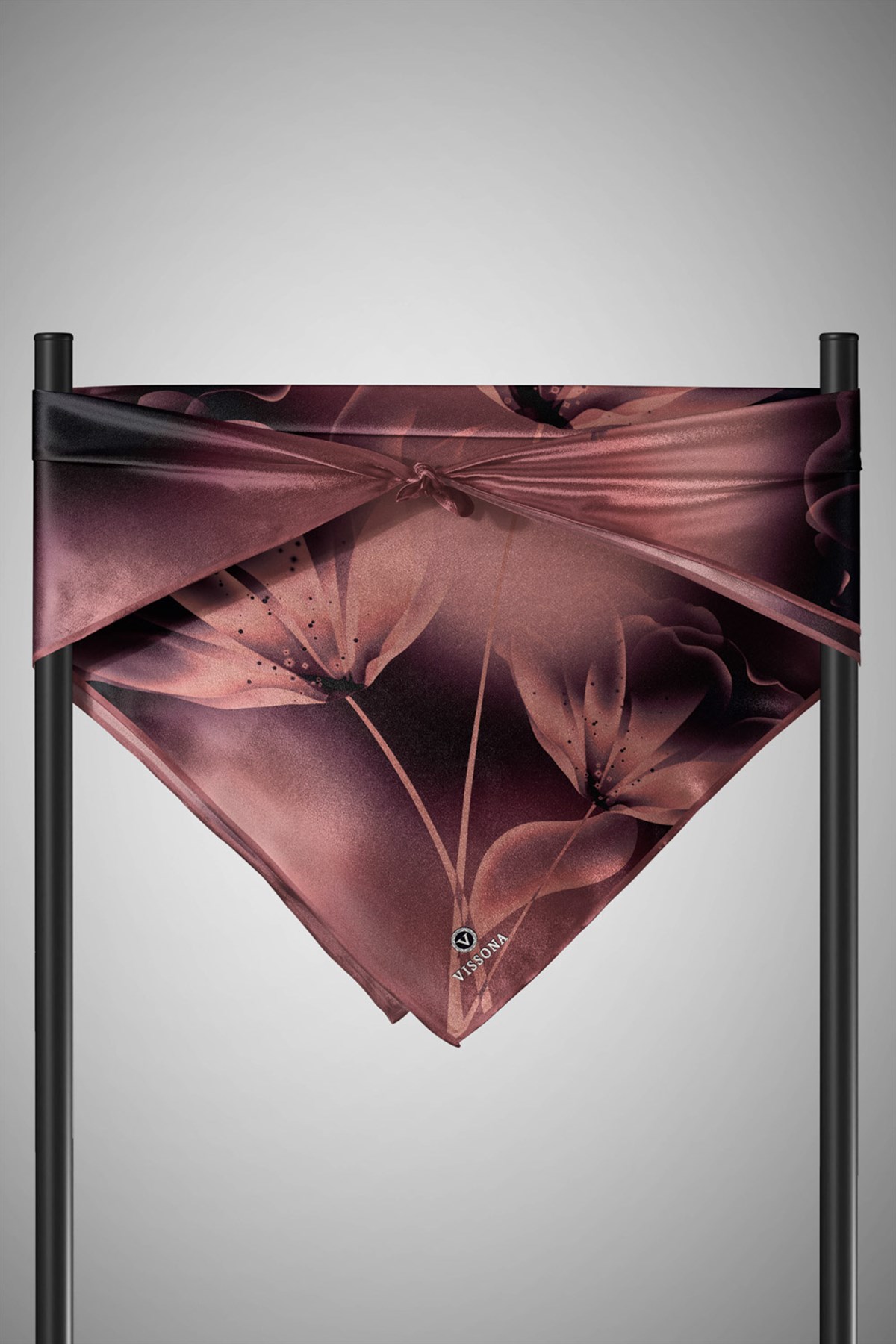 %100 Twill İpek Çiçek Desenli Soğan Kabuğu Renkli 90x90 Eşarp Dikim Şekli : El Dikişi