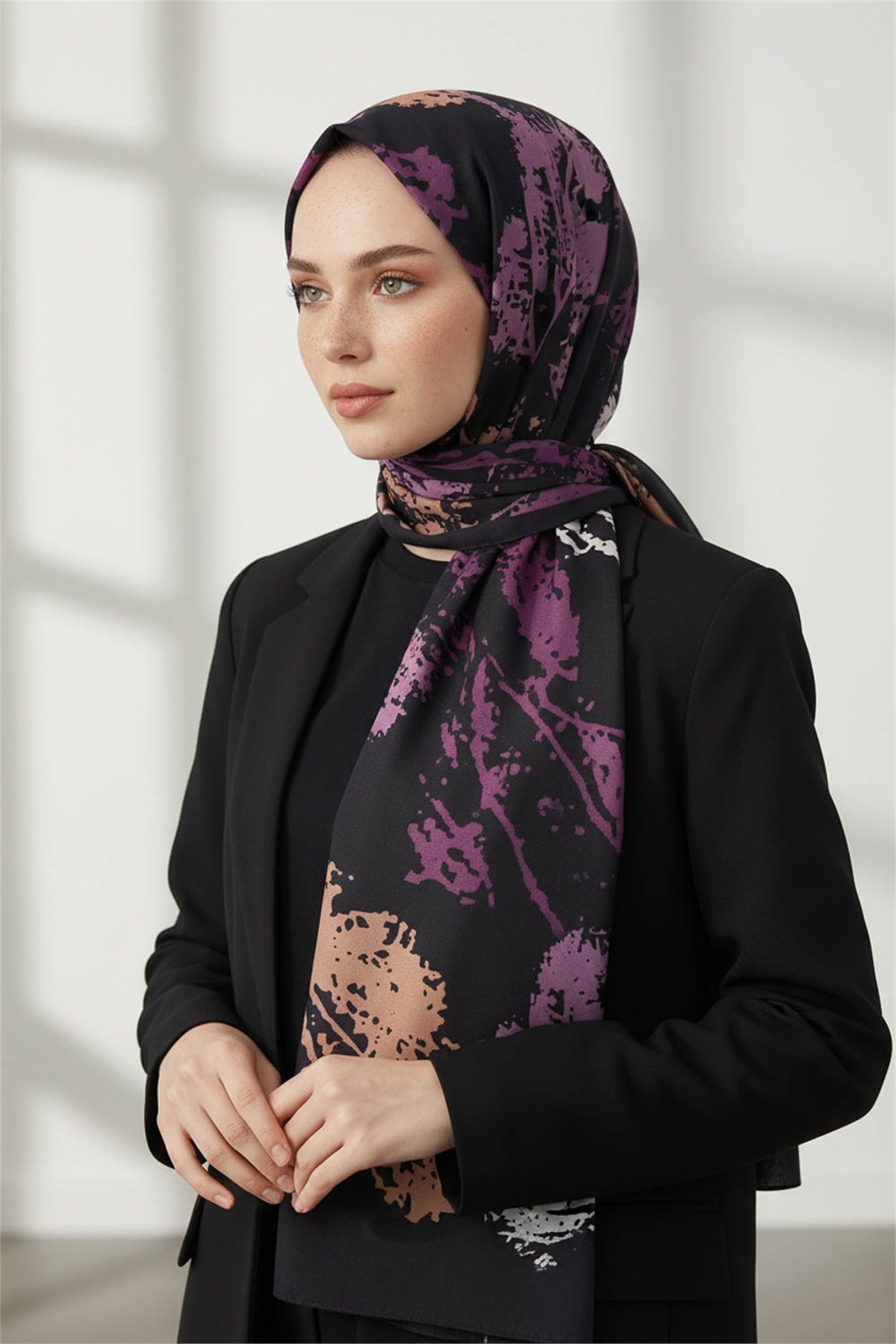 KREP SONBAHAR YAPRAKLARI DESENLİ MÜRDÜM RENKLİ 75X195 KIRIŞMAZ ŞAL