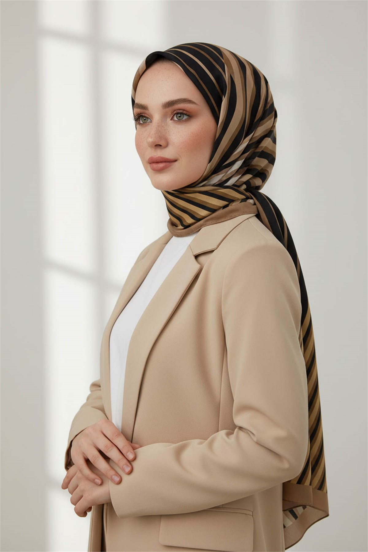 KREP ÇİZGİ DESENLİ BEJ RENKLİ 75X195 KIRIŞMAZ ŞAL