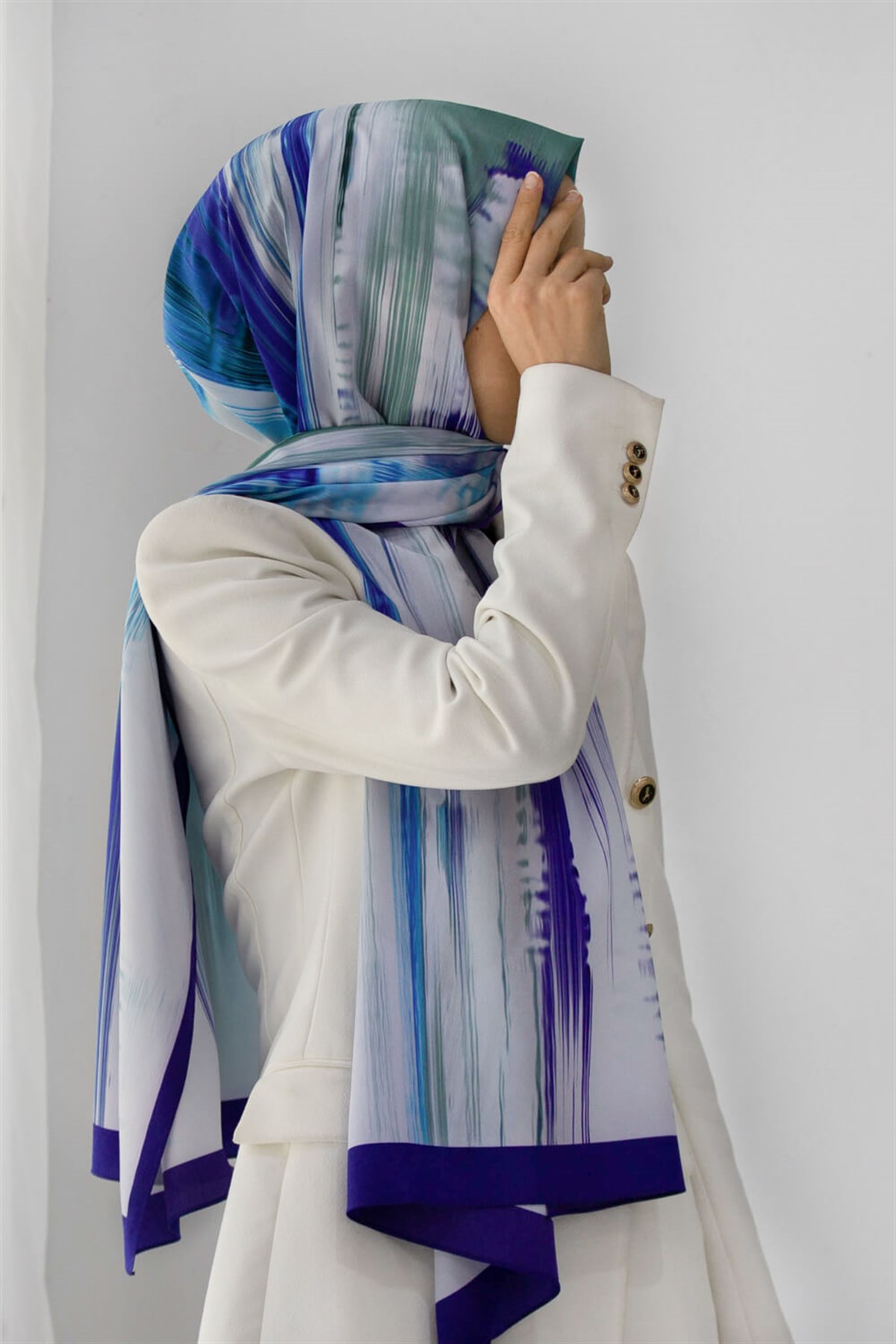 KREP ÇİZGİ DESENLİ SAKS RENKLİ 75X195 KIRIŞMAZ ŞAL