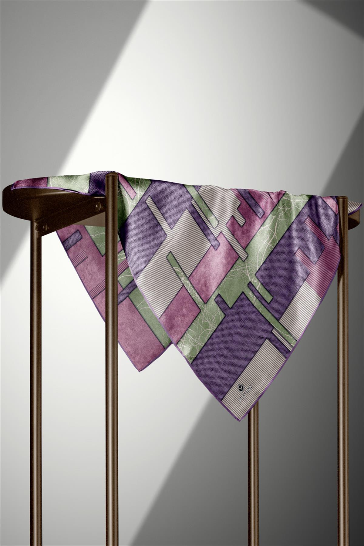 %100 Twill İpek Geometrik Desenli Lila Renkli 90x90 Eşarp Dikim Şekli : El Dikişi