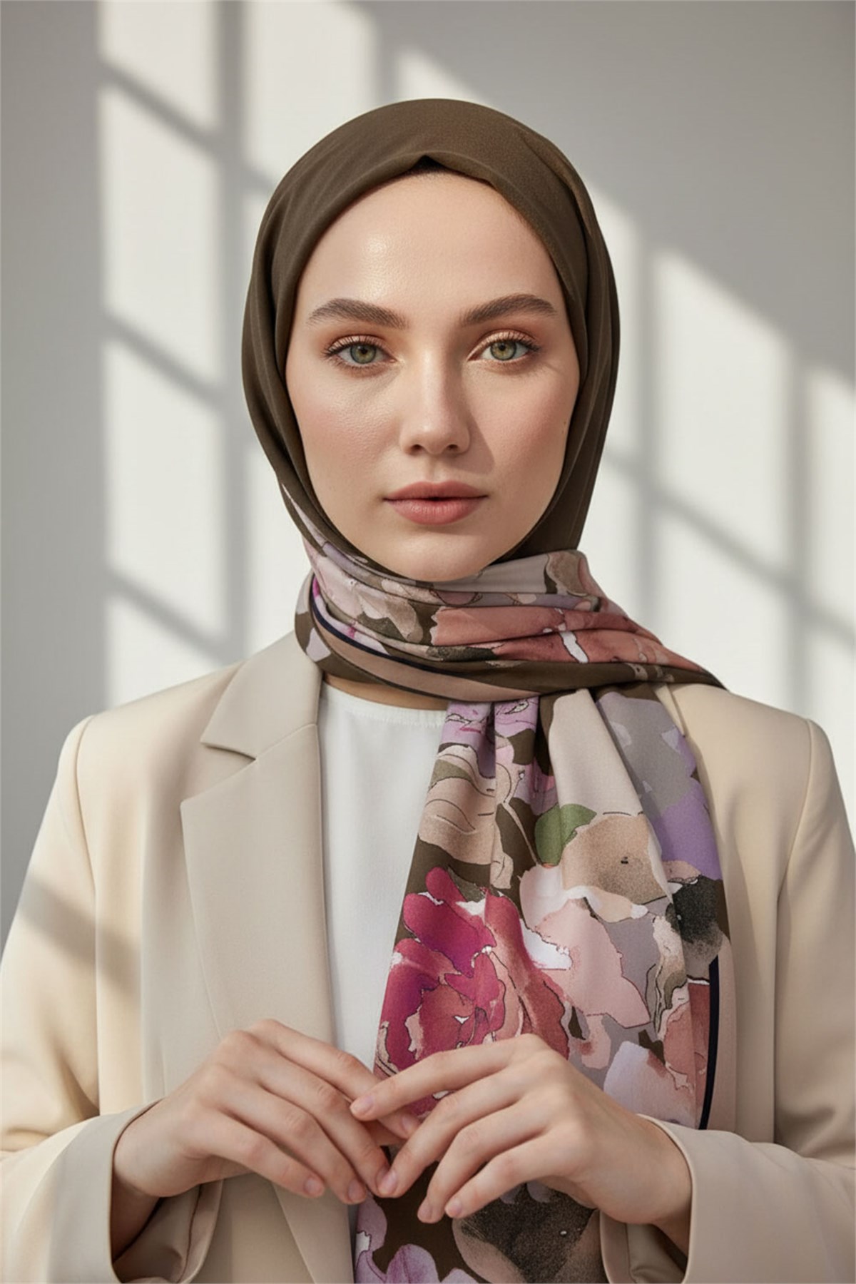 KREP ÇİÇEK DESENLİ KAHVERENGİ - MÜRDÜM RENKLİ 75X195 KIRIŞMAZ ŞAL
