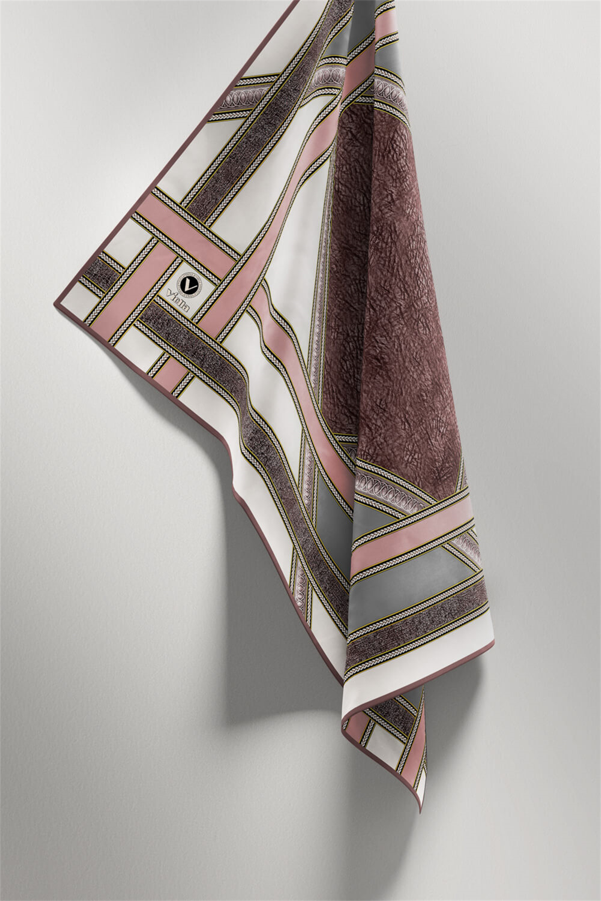 Twill Bordür Taş Desenli Pudra Renkli 90x90 Eşarp (İpek İçermez) Kenar Dikiş Şekli El Dikişli