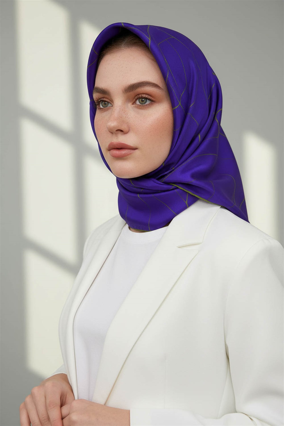 %100 Twill İpek Çizgi Desenli Mor - Haki Renkli 90x90 Eşarp Dikim Şekli : El Dikişi