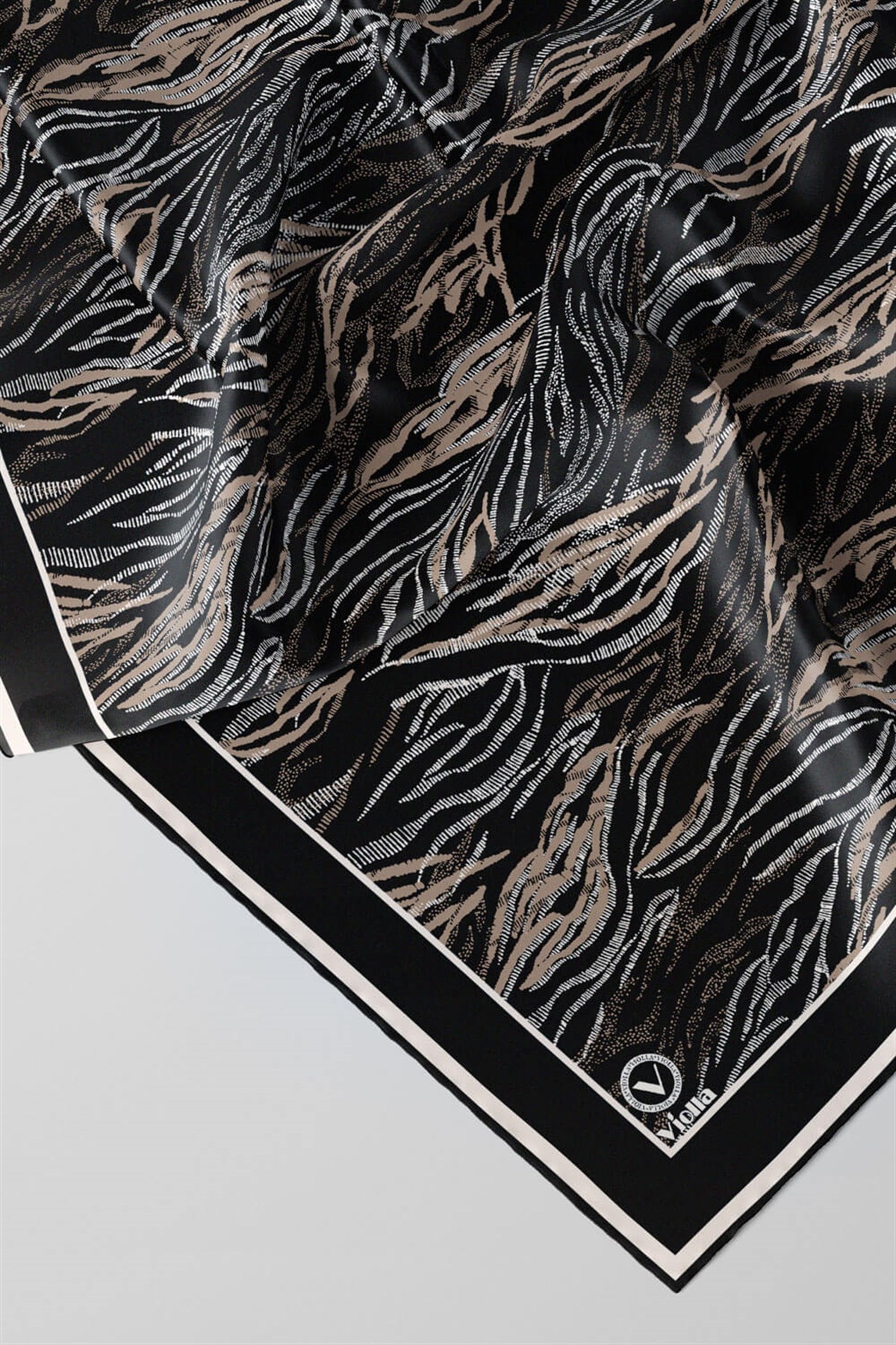 Twill Soyut Çizgi Desenli Siyah Renkli 90x90 Eşarp (İpek İçermez) Kenar Dikiş Şekli El Dikişli
