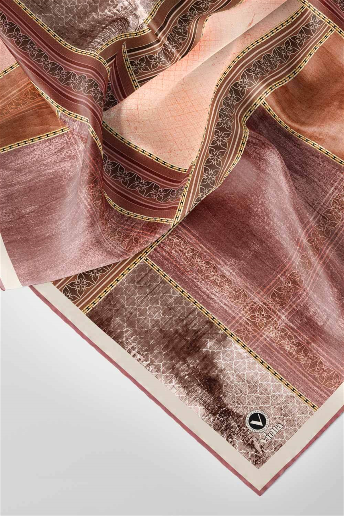 Twill Dokulu Ve Geometrik Desenli Pudra Renkli 90x90 Eşarp (İpek İçermez) Dikim Şekli : El Dikişi
