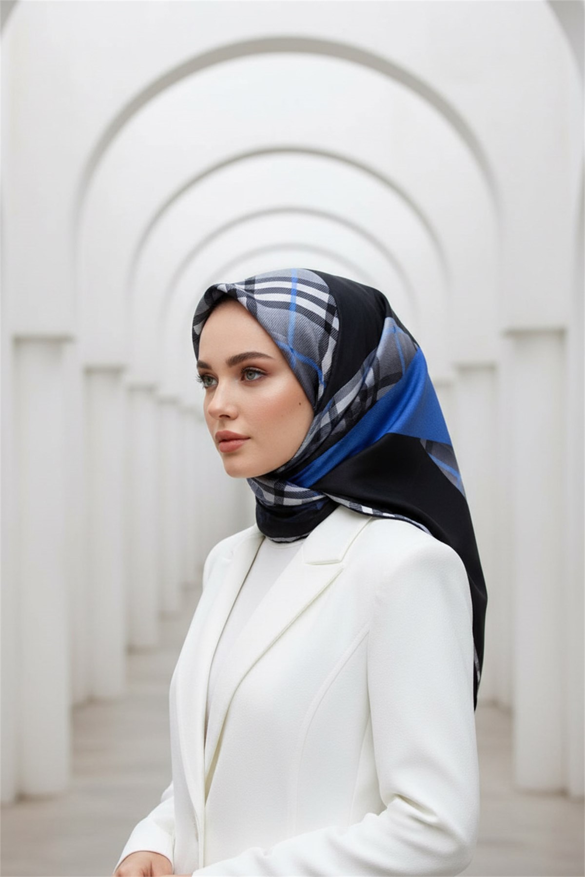 %100 Twill İpek Eşarp 90x90 Saks Siyah Ekose Desenli El Dikişli Kadın Eşarp
