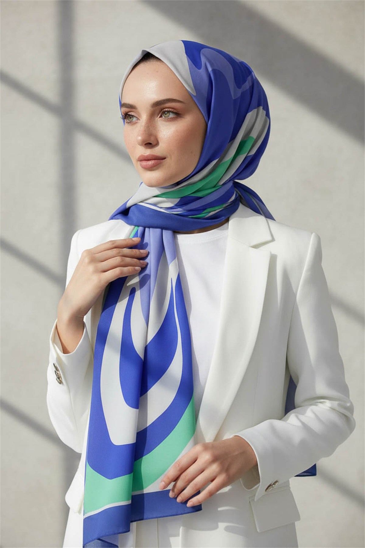 KREP GEOMETRİK DESENLİ İNDİGO RENKLİ 75X195 KIRIŞMAZ ŞAL