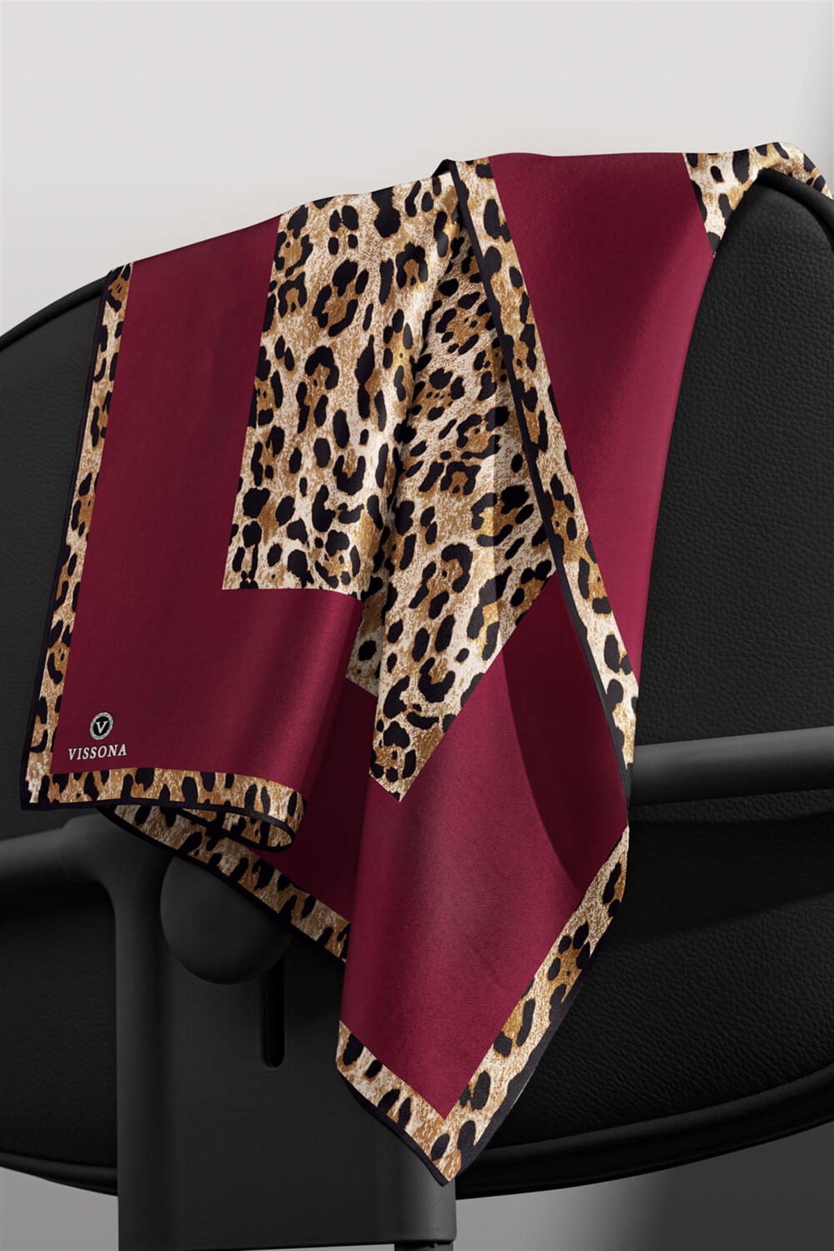 %100 Twill İpek Leopar Desenli Bordo Renkli 90x90 Eşarp Dikim Şekli : El Dikişi
