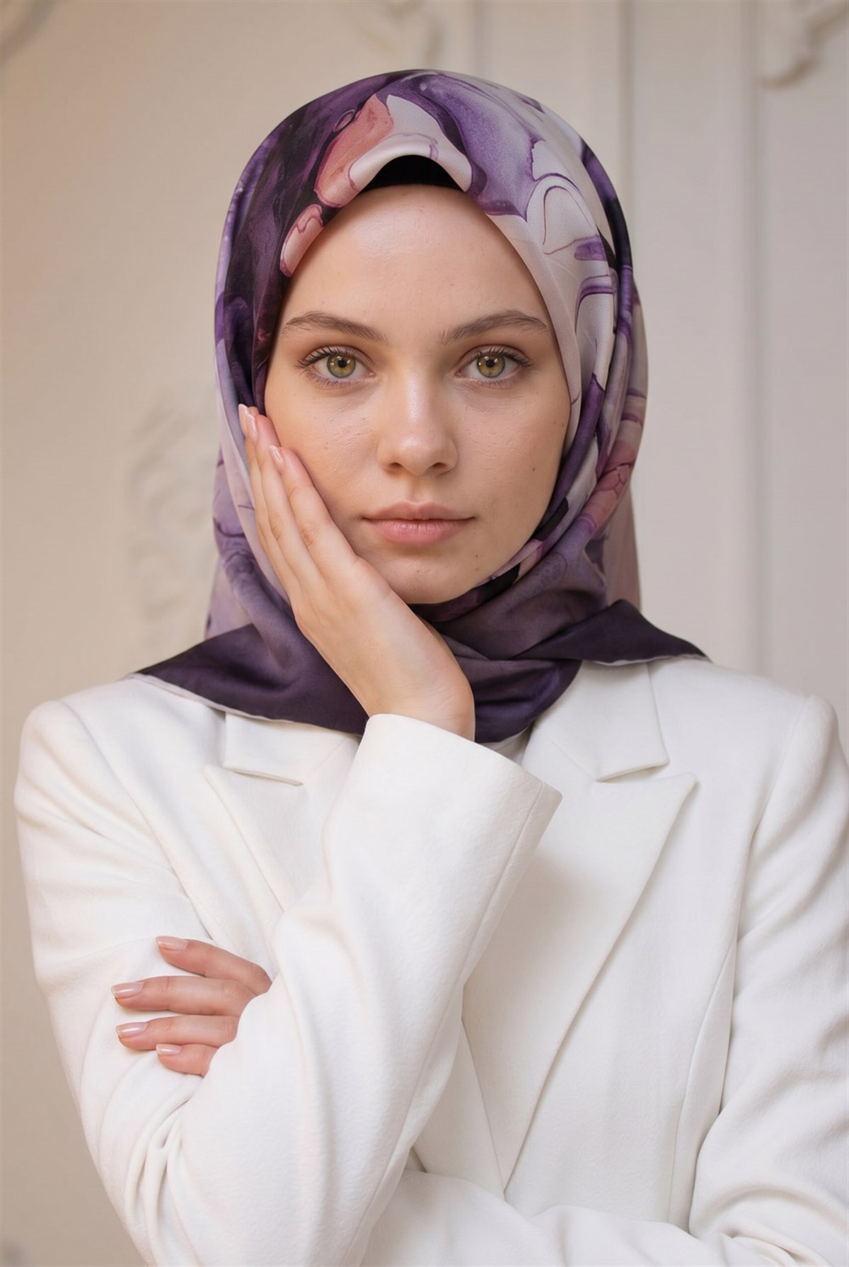 %100 Twill İpek Batik Çiçek Desenli Mürdüm - Krem Renkli 90x90 Eşarp Dikim Şekli : El Dikişi