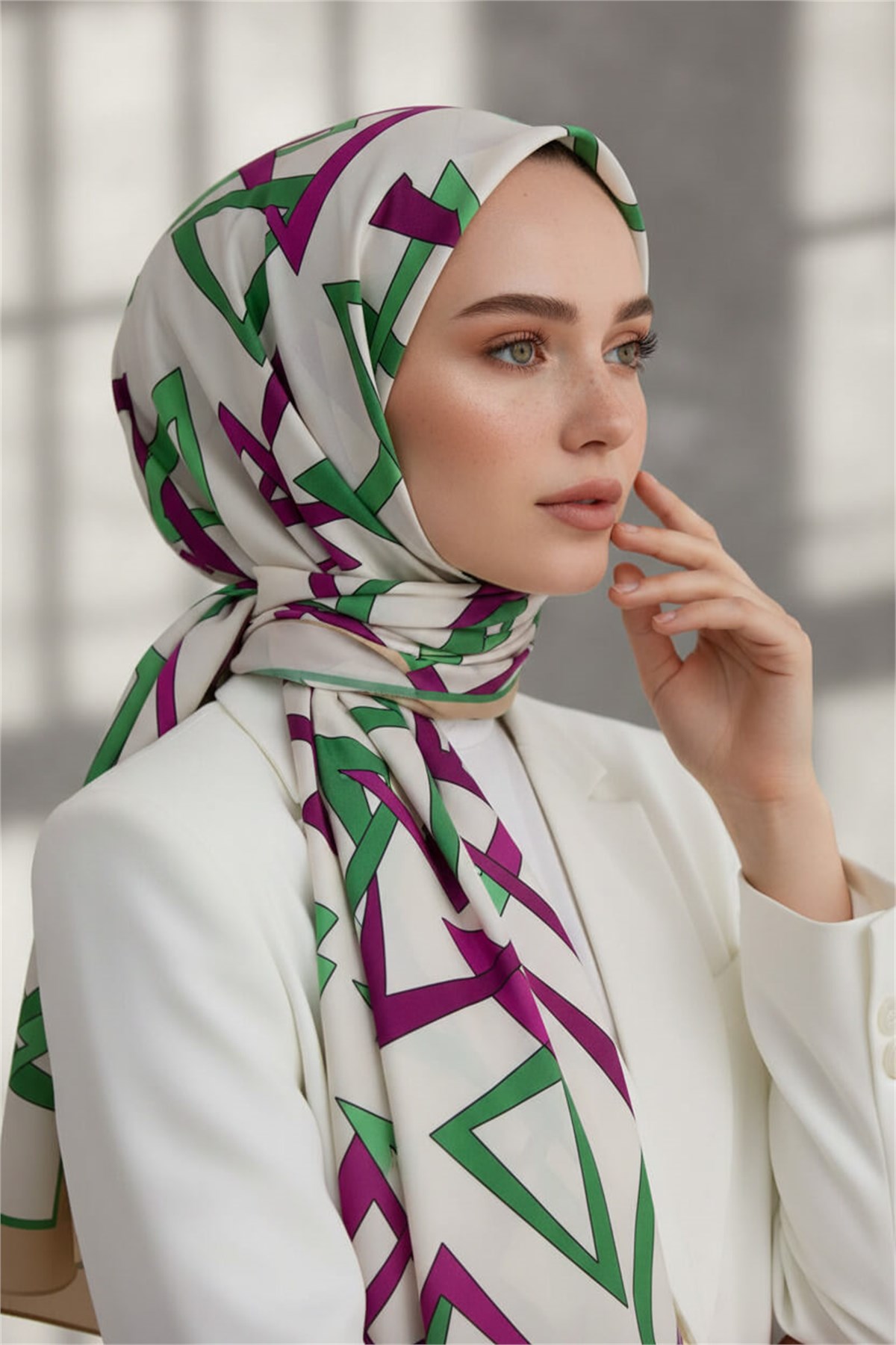 KREP GEOMETRİK DESENLİ BEJ RENKLİ 75X195 KIRIŞMAZ ŞAL