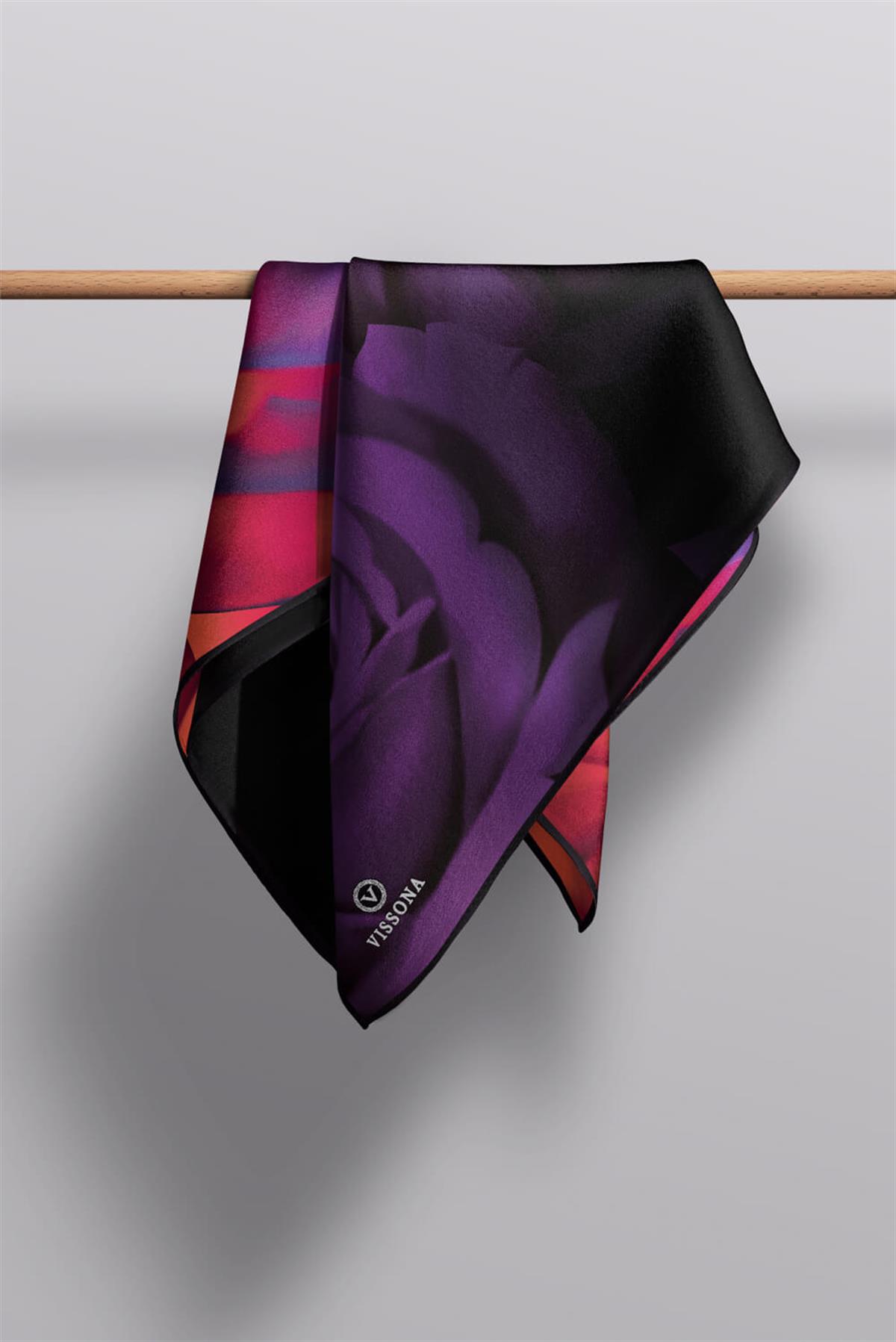 %100 Twill İpek Gül Desenli Kırmızı - Lacivert Renkli 90x90 Eşarp Dikim Şekli : El Dikişi