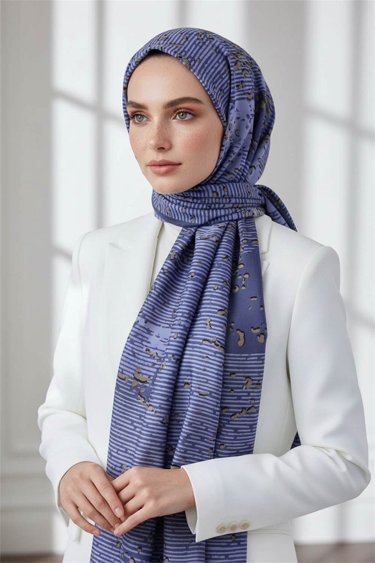 KREP ESKİTME DESENLİ LACİVERT RENKLİ 75X195 KIRIŞMAZ ŞAL