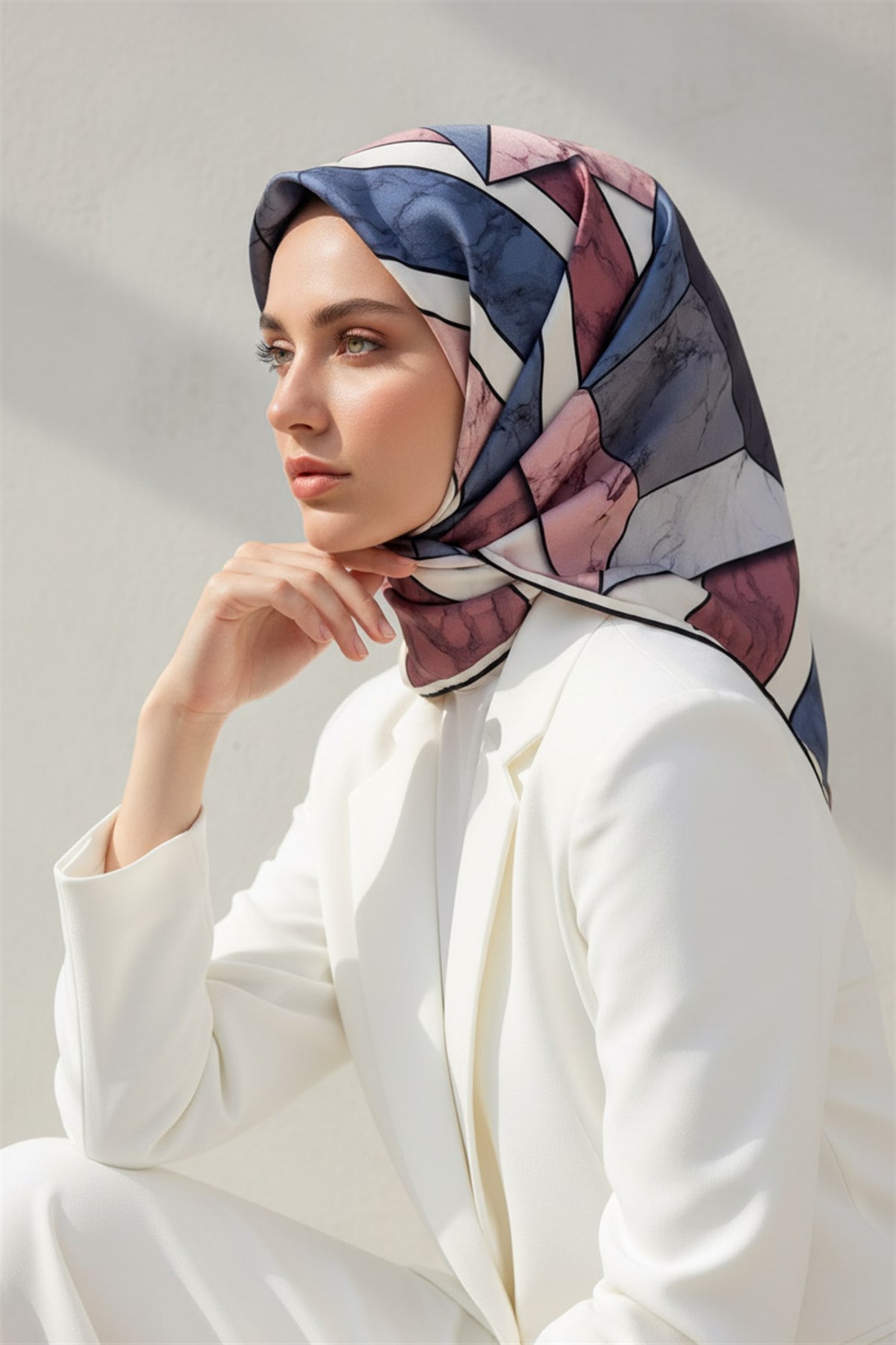 %100 Twill İpek Geometrik Mermer Desenli Pudra - Bebe Mavisi Renkli 90x90 Eşarp Dikim Şekli : El Dikişi