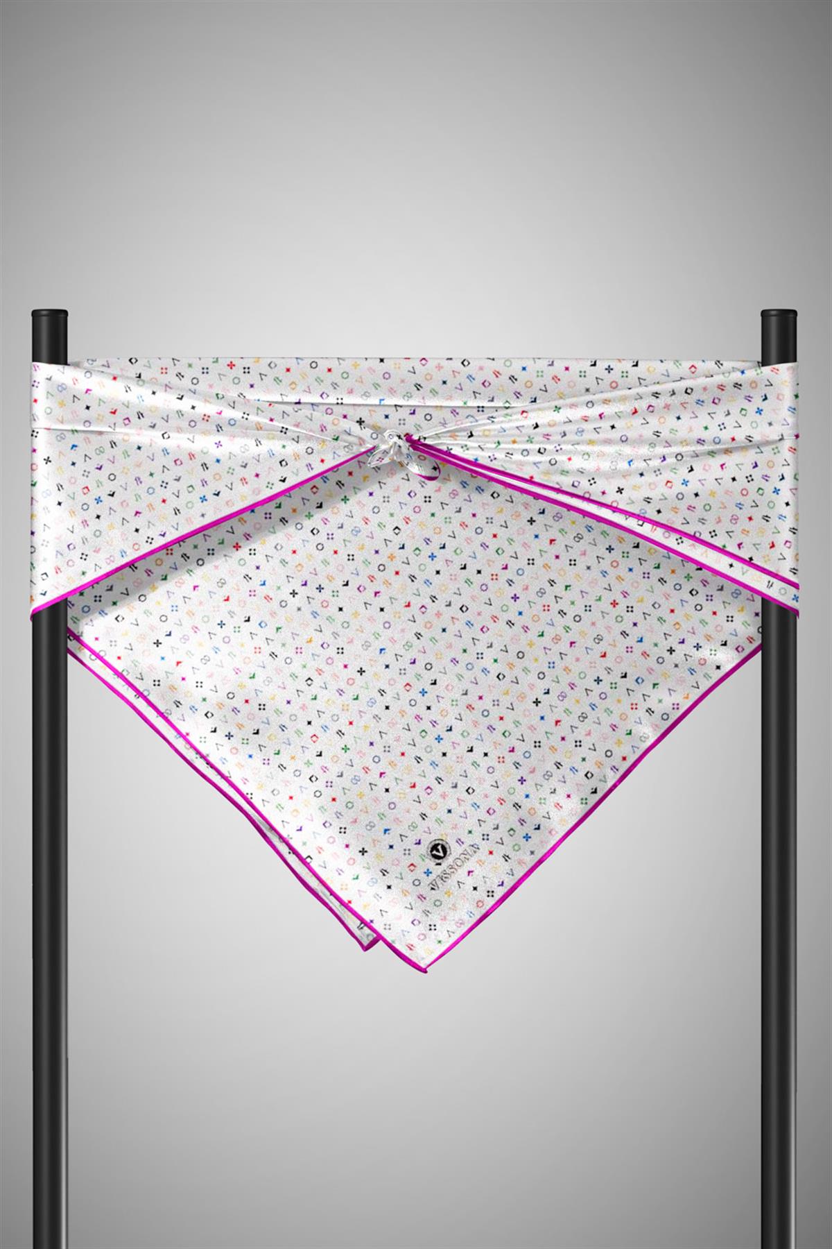 %100 Twill İpek Çıtır Motif Desenli Krem - Fuşya Renkli 90x90 Eşarp Dikim Şekli : El Dikişi