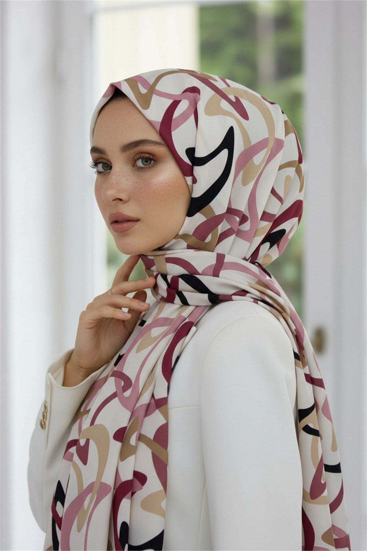 KREP BOOMERANG DESENLİ PUDRA RENKLİ 75X195 KIRIŞMAZ ŞAL