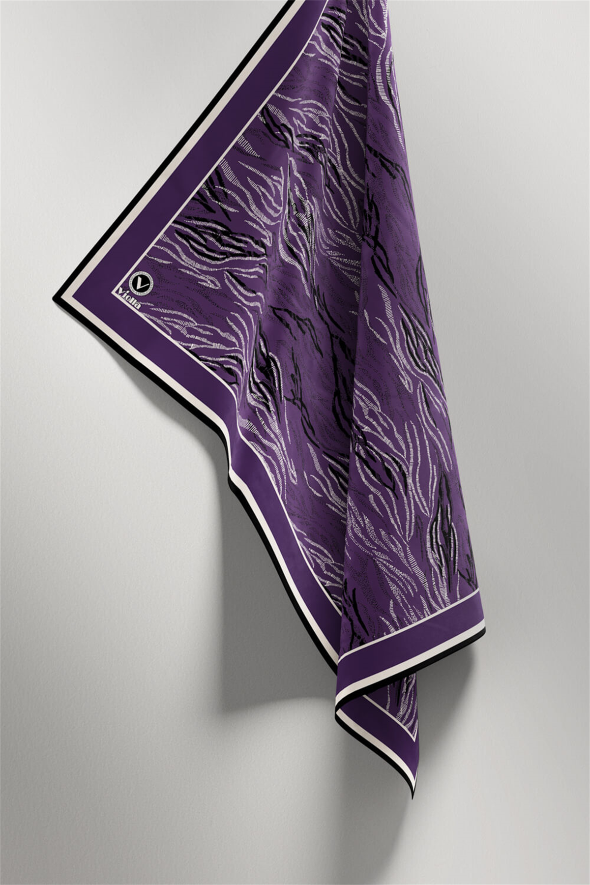 Twill Soyut Çizgi Desenli Mor Renkli 90x90 Eşarp (İpek İçermez) Kenar Dikiş Şekli El Dikişli