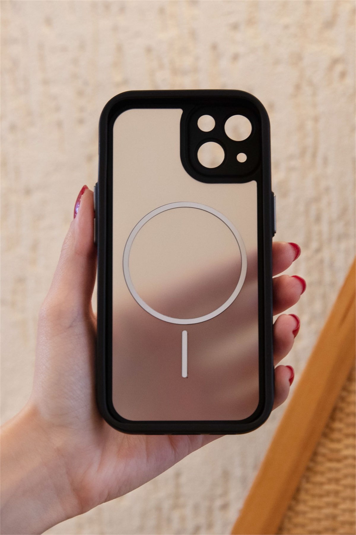iPhone 15 Kılıf – Kamera Korumalı – MagSafe Uyumlu – Siyah Renk – Mat Silikon Telefon Kılıfı
