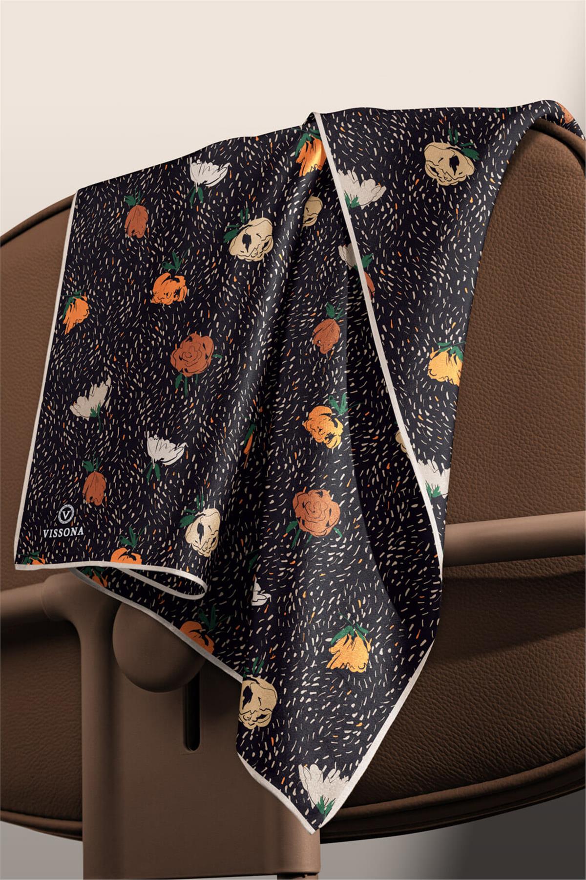 %100 Twill İpek Çıtır Çiçek Desenli Siyah - Taba Renkli 90x90 Eşarp Dikim Şekli : El Dikişi