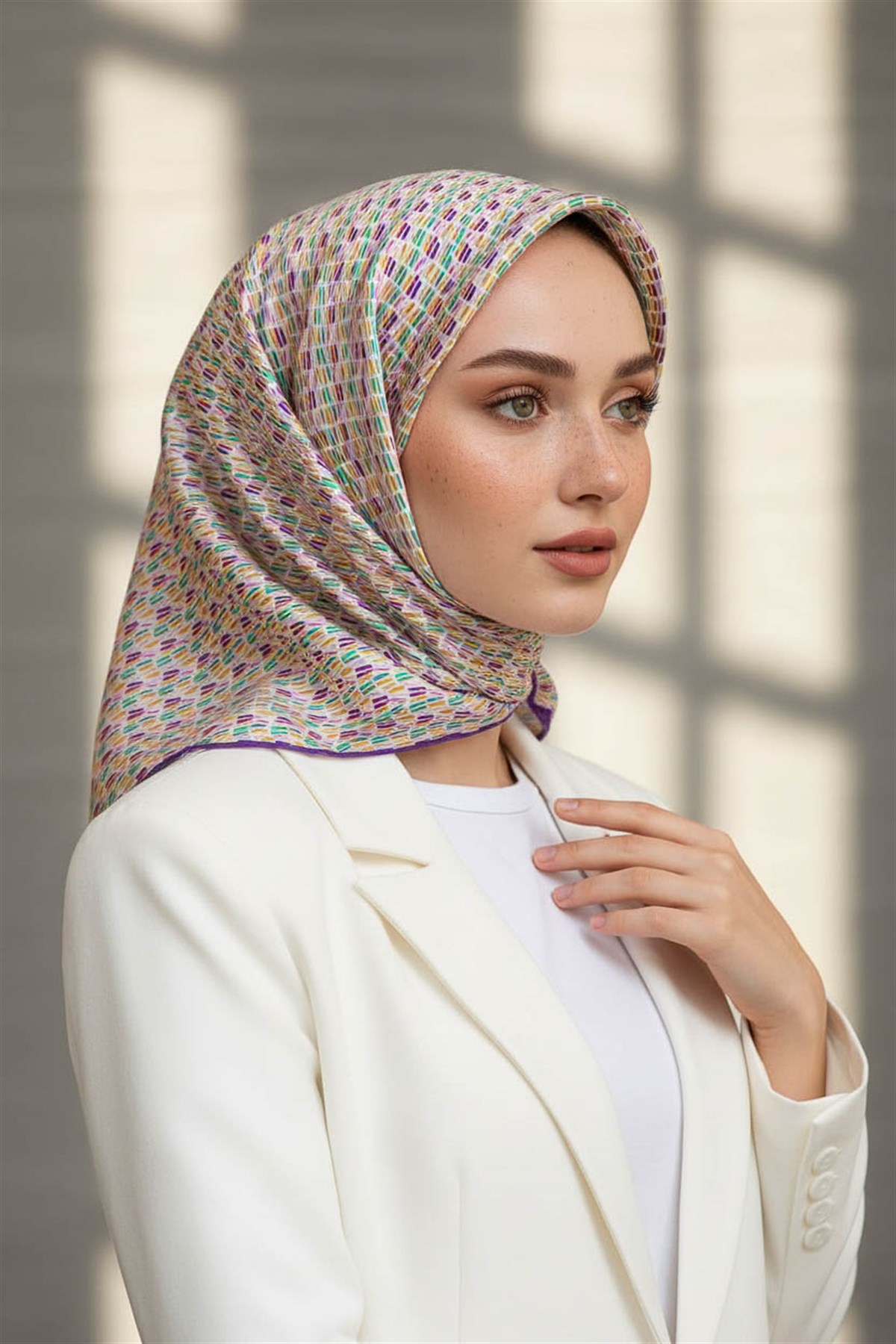 %100 Twill İpek Çizgi Desenli Mor Renkli 90x90 Eşarp Dikim Şekli : El Dikişi