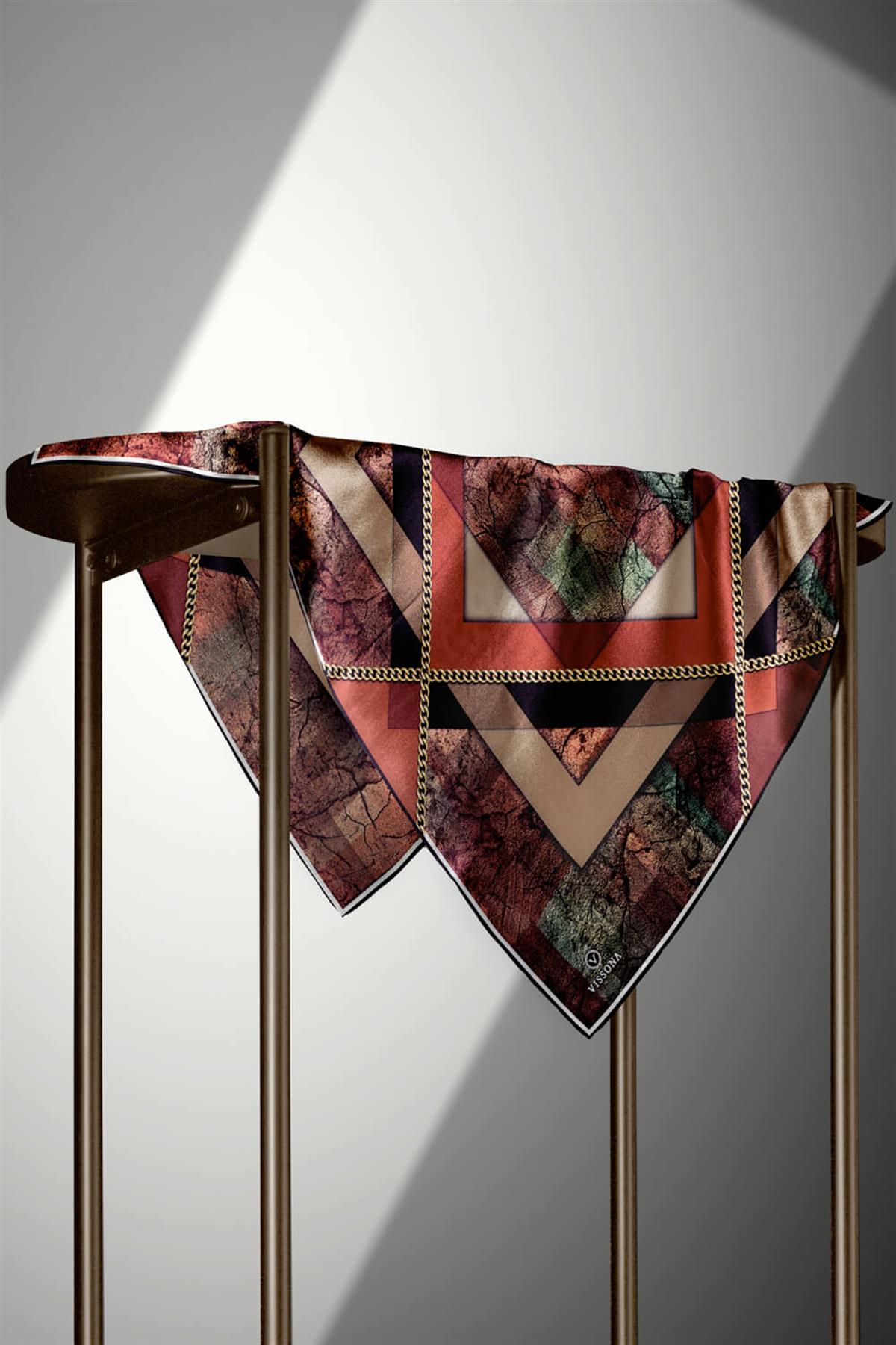 %100 Twill İpek Taş Efekti Desenli Taba - Siyah Renkli 90x90 Eşarp Dikim Şekli : El Dikişi