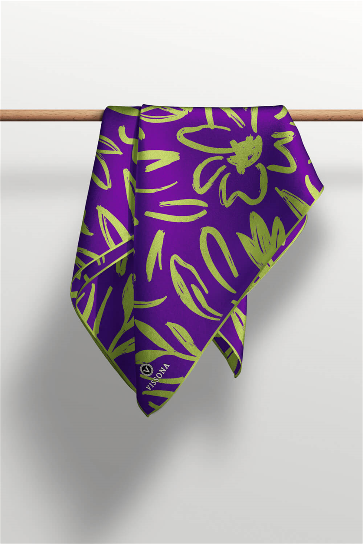 % 57 İPEK % 43 VİSKON Twill İpek Büyük Çiçek Desenli Mor - Haki Renkli 90x90 Eşarp Dikim Şekli : El Dikişi