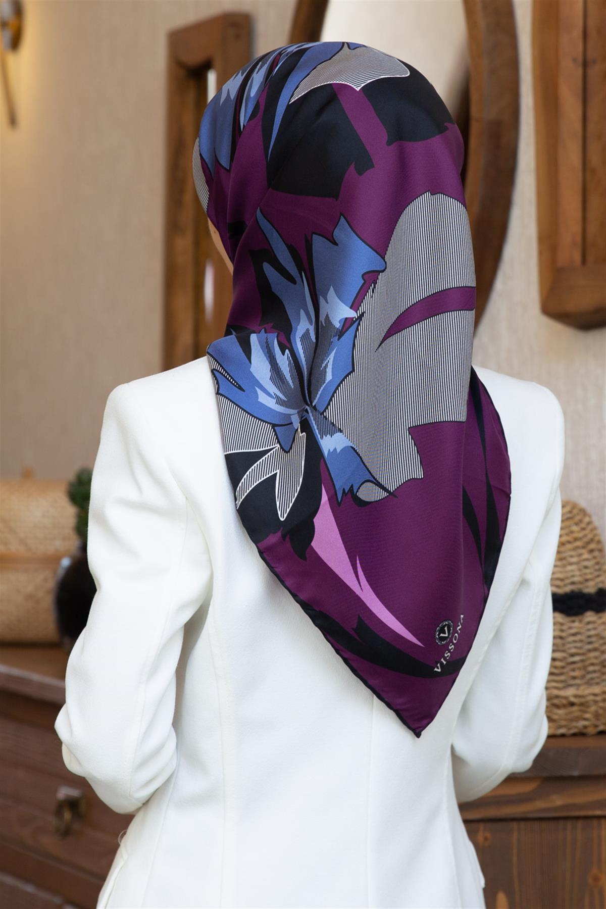 %100 Twill İpek Çiçek Desenli Mürdüm - Siyah Renkli 90x90 Eşarp Dikim Şekli : El Dikişi