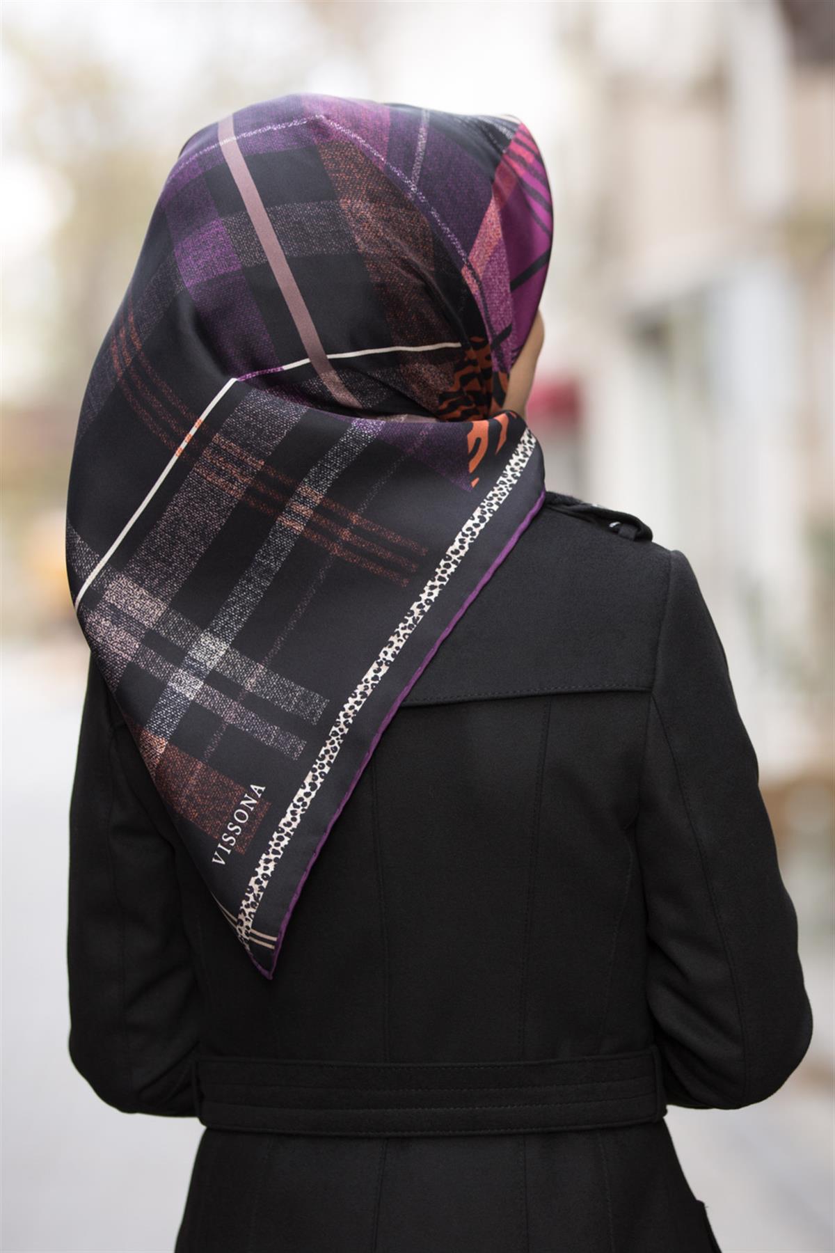 %100 Twill İpek Ekoseli Ve Leopar Desenli Mürdüm - Taba Renkli 90x90 Eşarp Dikim Şekli : El Dikişi