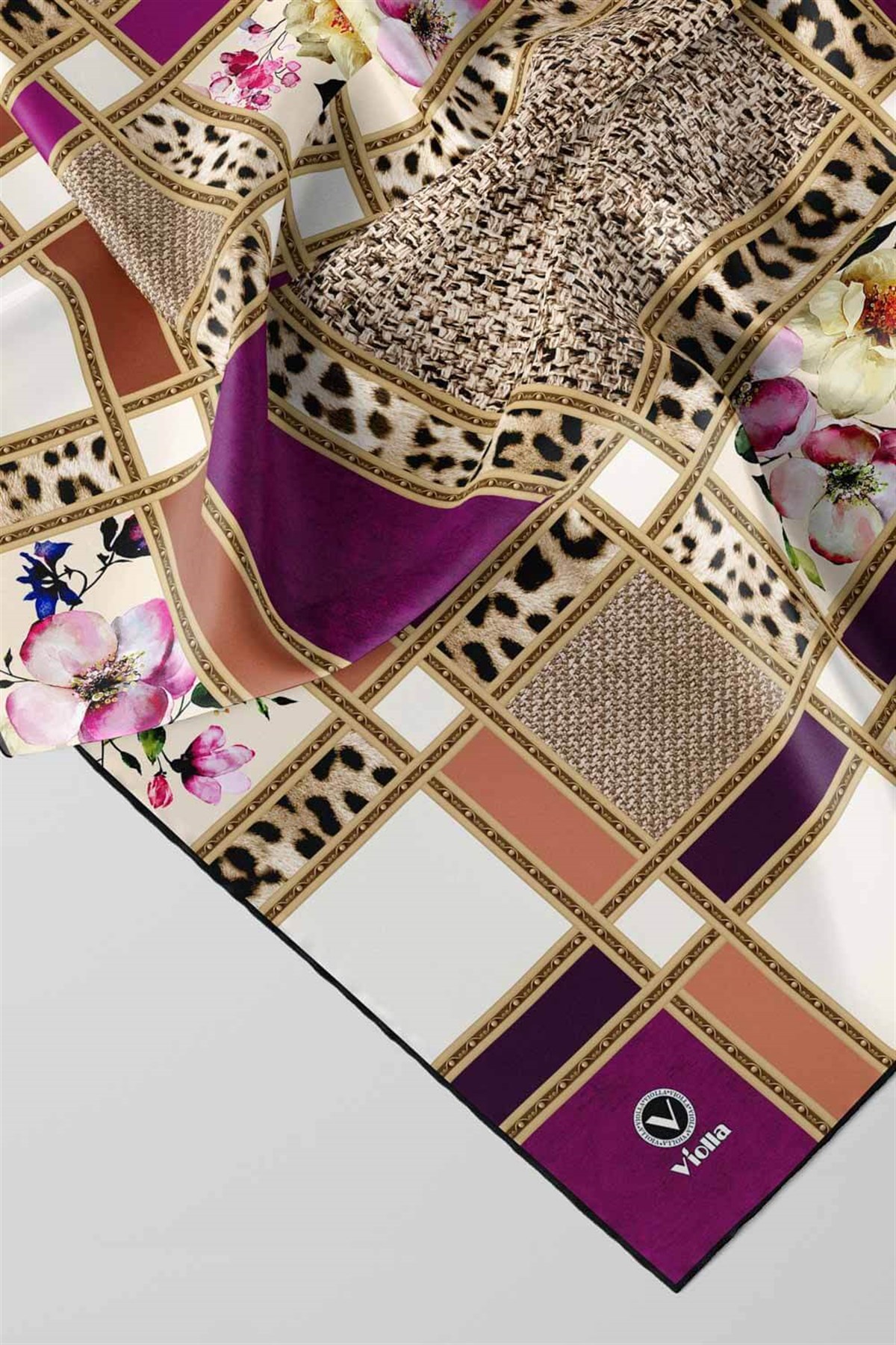Twill Leopar ve Çiçek Desenli Mürdüm - Bej  Renkli 90x90 Eşarp (İpek İçermez) Dikim Şekli : El Dikişi