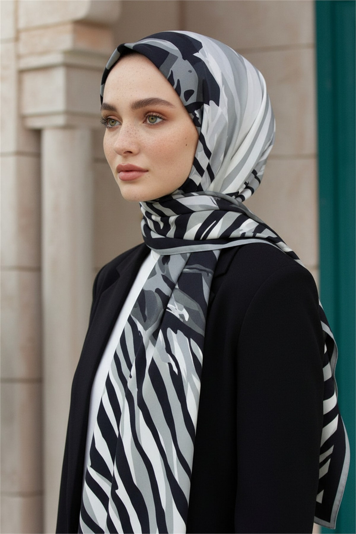 KREP ZEBRA VE ÇİÇEK DESENLİ GÜMÜŞ RENKLİ 75X195 KIRIŞMAZ ŞAL