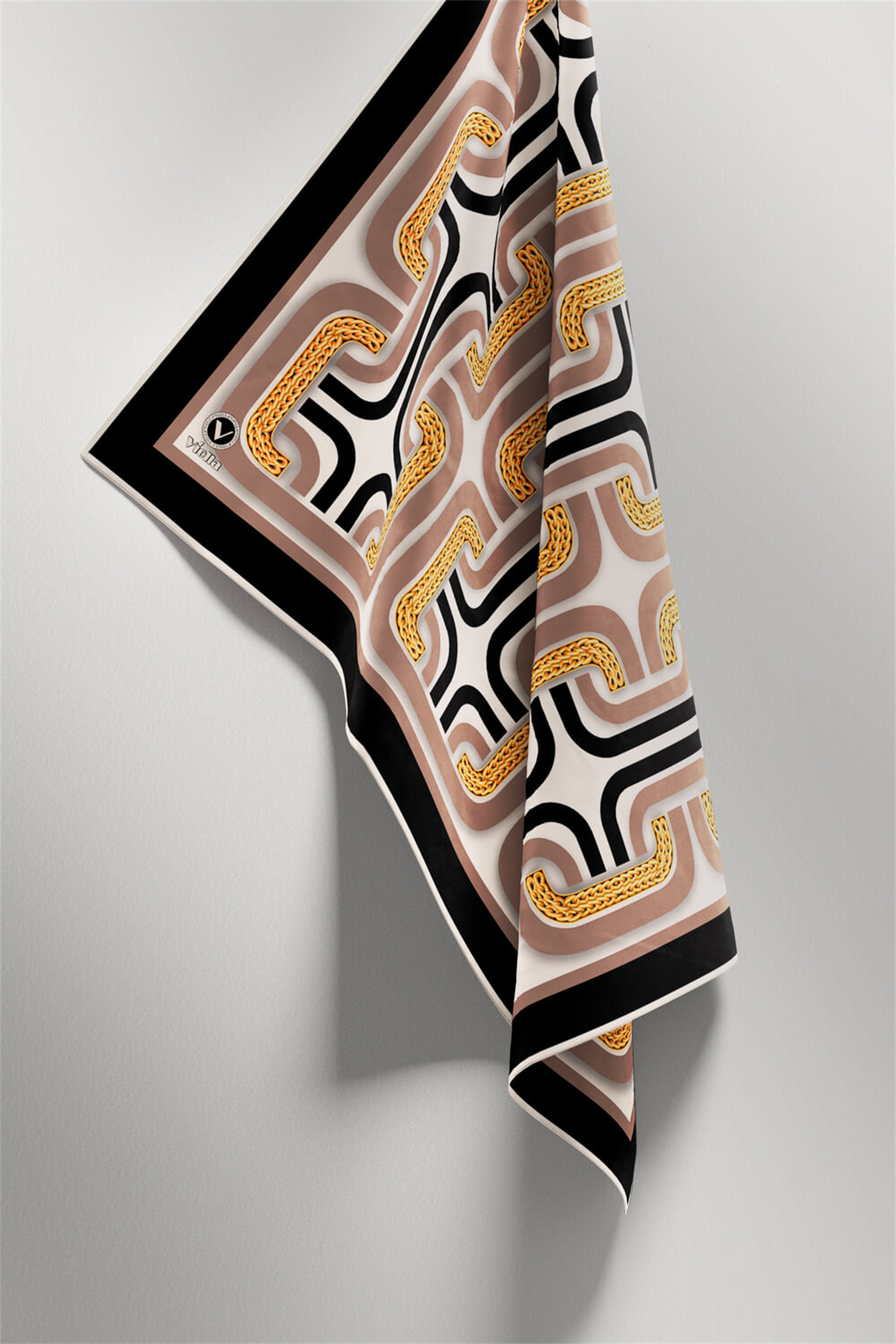 Twill Geometrik Zincir Desenli Bej Renkli 90x90 Eşarp (İpek İçermez) Kenar Dikiş Şekli El Dikişli