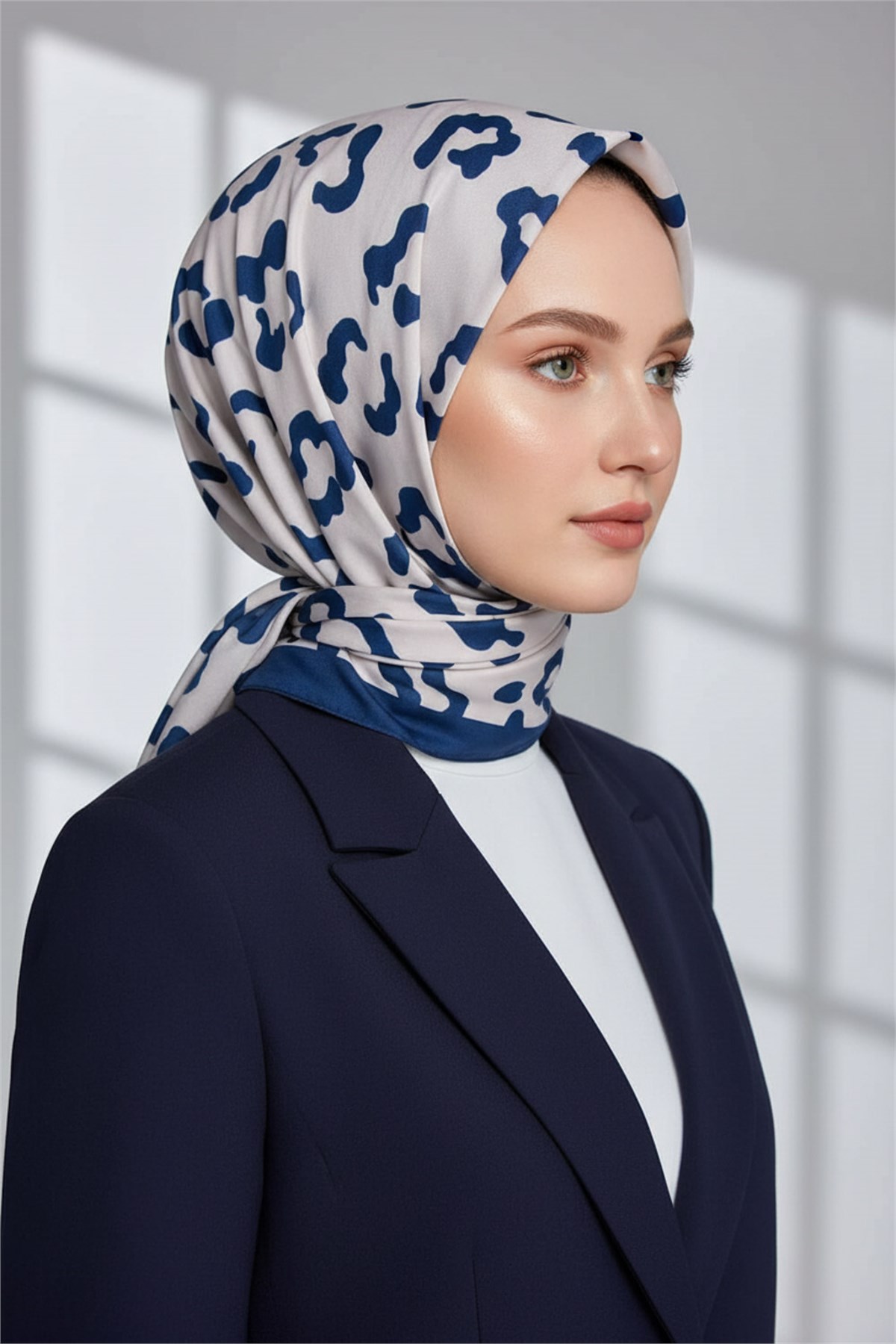 KREP LEOPAR DESENLİ LACİVERT RENKLİ 75X195 KIRIŞMAZ ŞAL