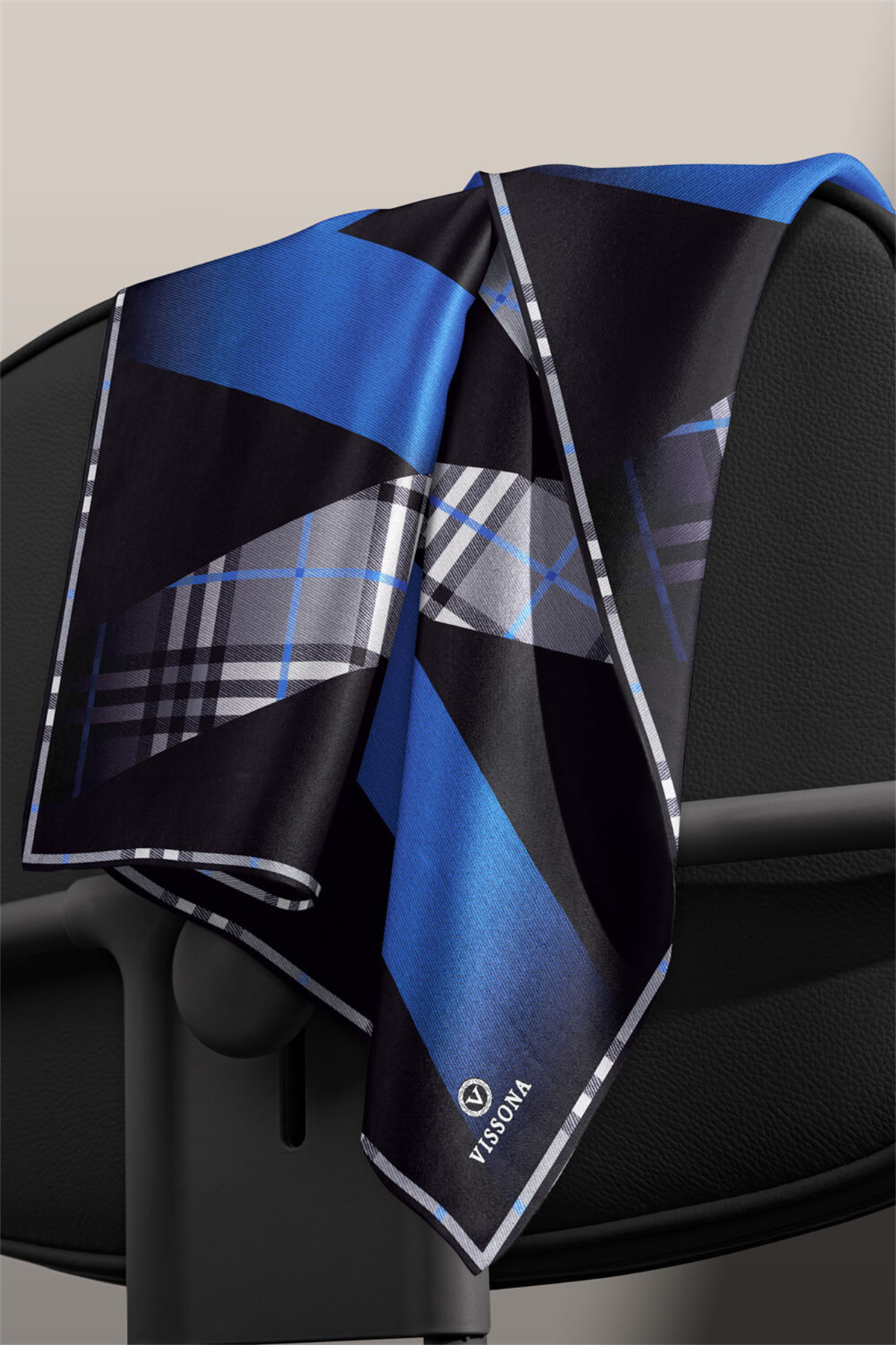 % 57 İPEK % 43 VİSKON Twill İpek Ekose Desenli Saks - Siyah Renkli 90x90 Eşarp Dikim Şekli : El Dikişi