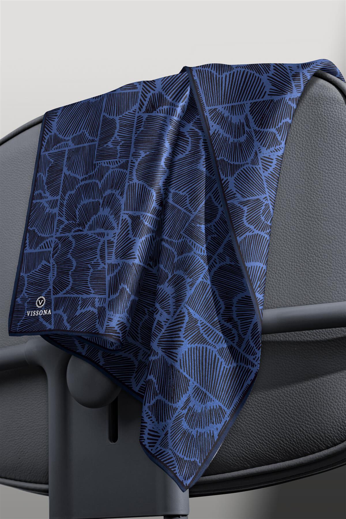 %100 Twill İpek Geometrik Desenli İndigo - Lacivert Renkli 90x90 Eşarp Dikim Şekli : El Dikişi