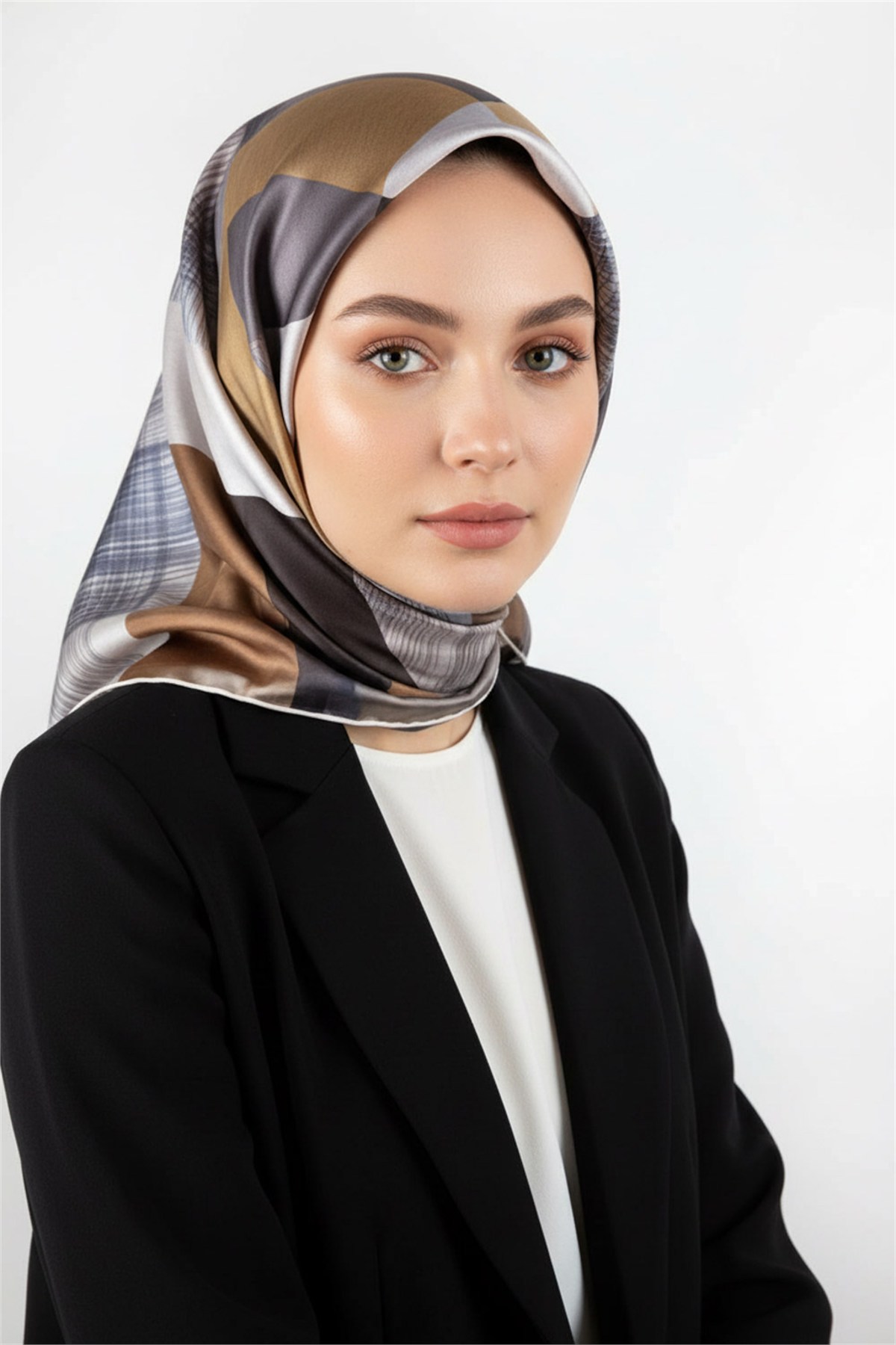 Twill Geometrik Desenli Gri Renkli 90x90 Eşarp (İpek İçermez) Kenar Dikiş Şekli El Dikişli