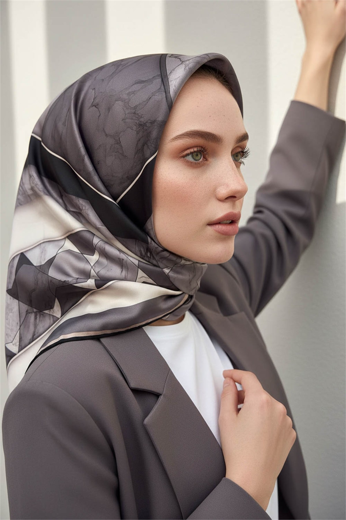 Rayon Geometrik Mermer Desenli Gri Renkli 90x90 Eşarp (İpek İçermez) Kenar Dikiş Şekli El Dikişli