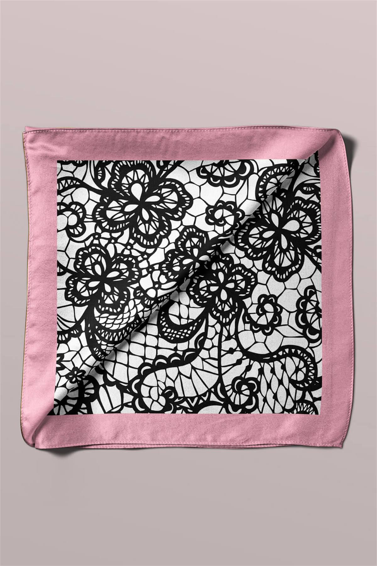 B91  Kadın Dantel Desenli Bandana 50x50 Siyah Beyaz DG0115-22