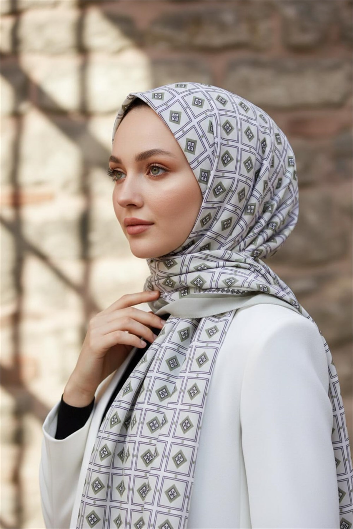 KREP KARE DESENLİ KÜF YEŞİLİ RENKLİ 75X195 KIRIŞMAZ ŞAL