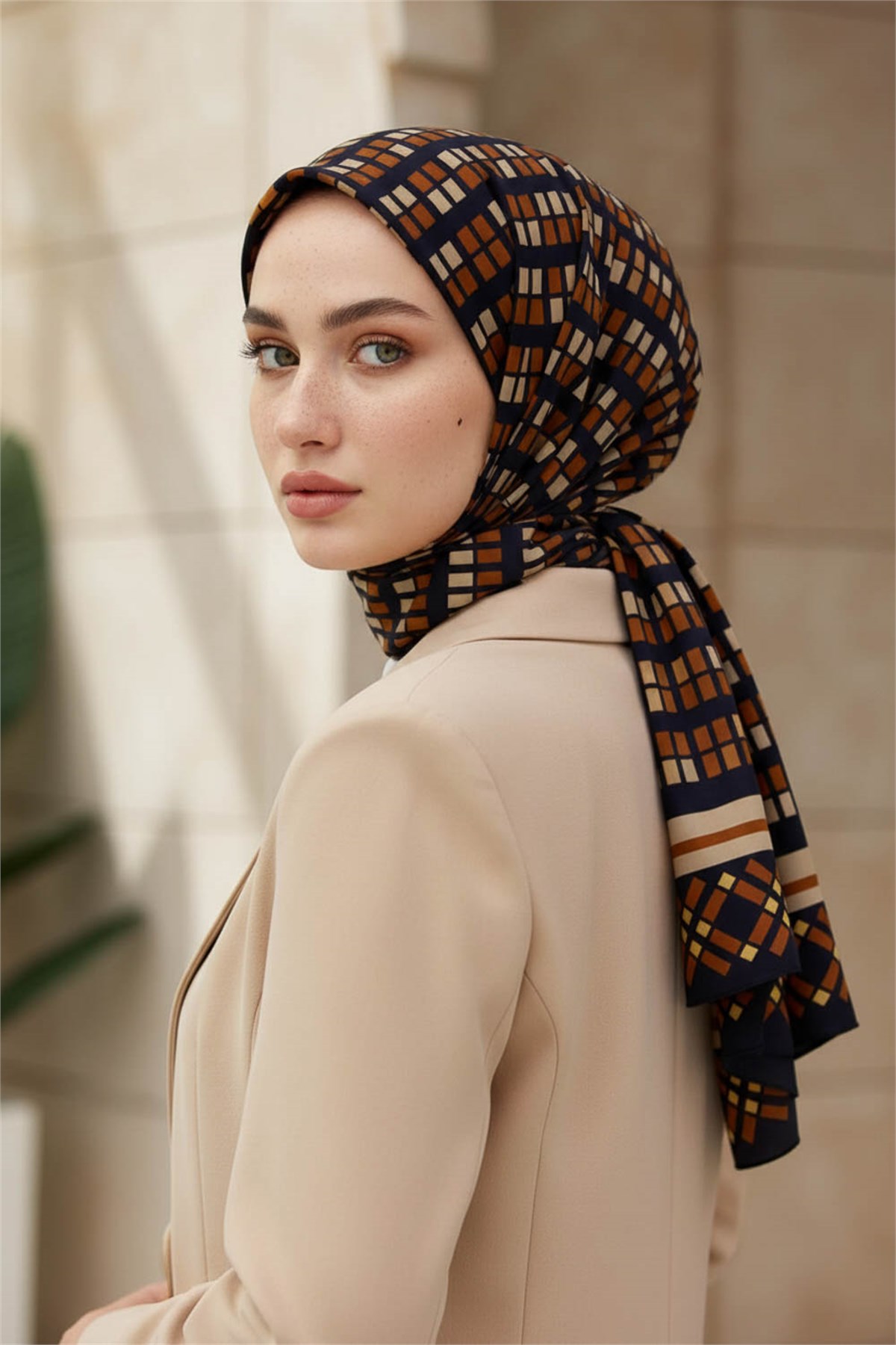 KREP KARE DESENLİ TABA RENKLİ 75X195 KIRIŞMAZ ŞAL