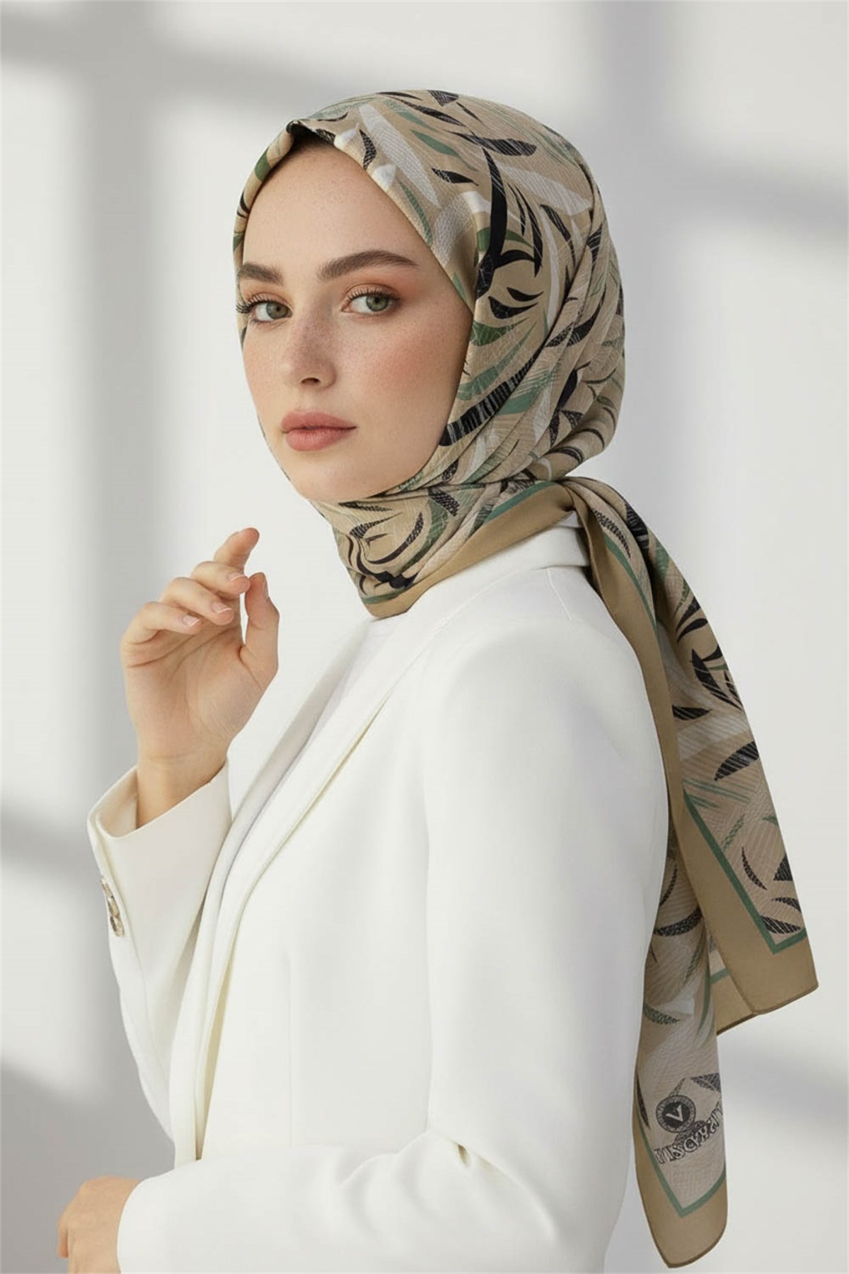 KREP GEOMETRIK DESENLİ MİNT YEŞİLİ RENKLİ 75X195 KIRIŞMAZ ŞAL
