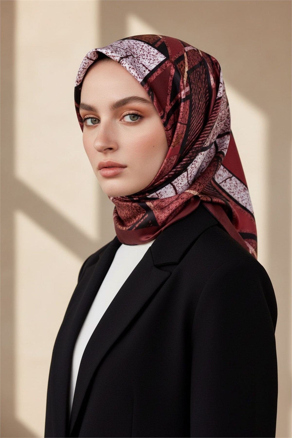 Kristal Geometrik Desenli Bordo Renkli 90x90 Eşarp (İpek İçermez) Kenar Dikiş Şekli El Dikişli