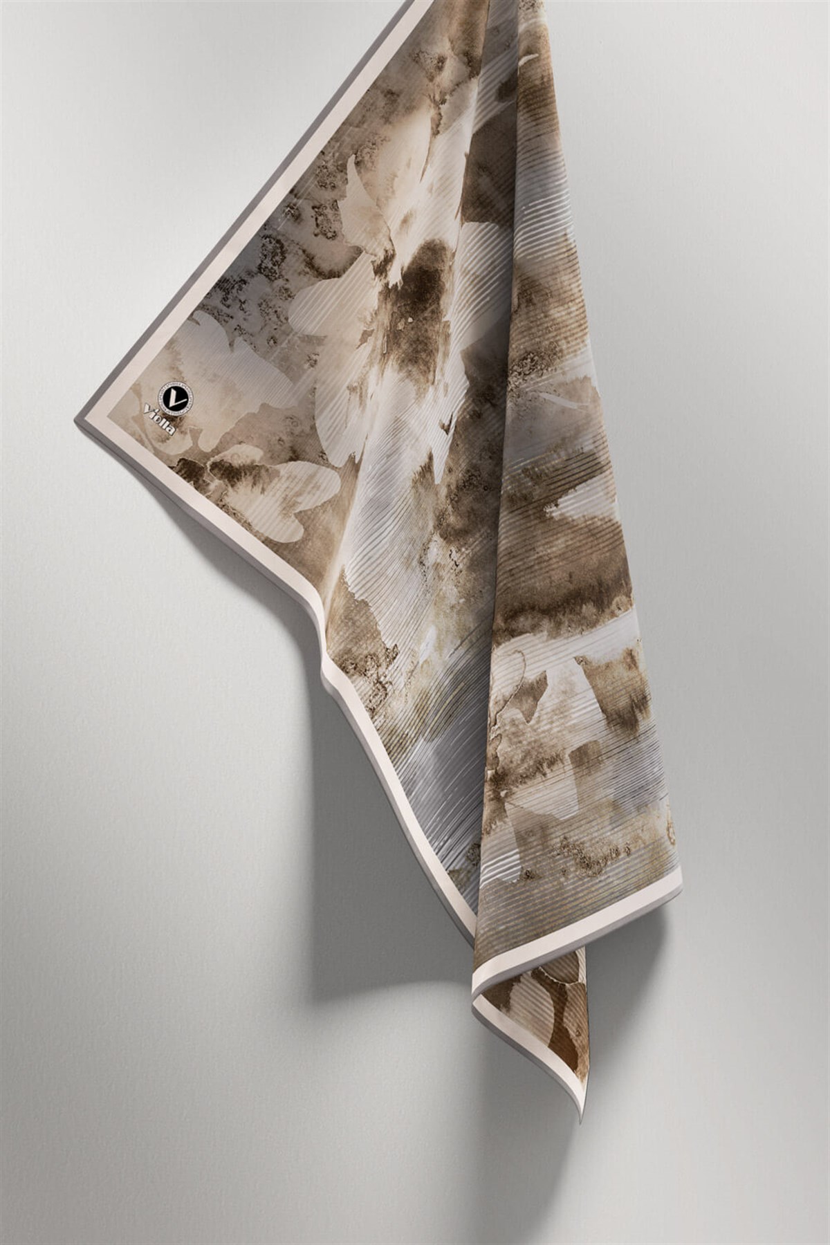 Twill Batik Desenli Gri Renkli 90x90 Eşarp (İpek İçermez) Dikim Şekli : El Dikişi
